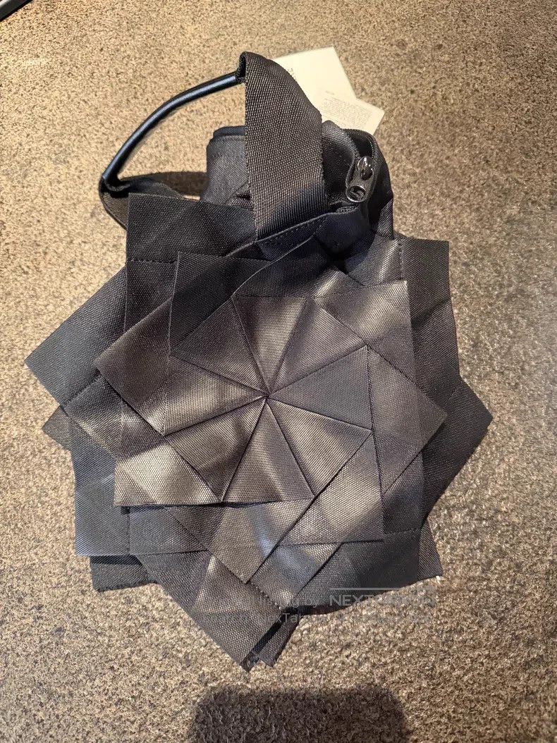 Issey Miyake Issey Miyake Black Pleated Bag Size ONE SIZE - 1 Thumbnail