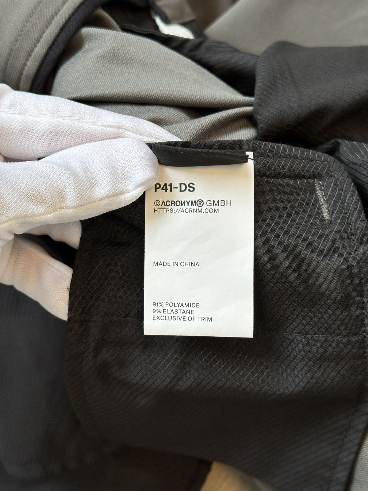 Acronym P41-DS (XL, Gray, 9/10) Size US 36 / EU 52 - 6 Thumbnail