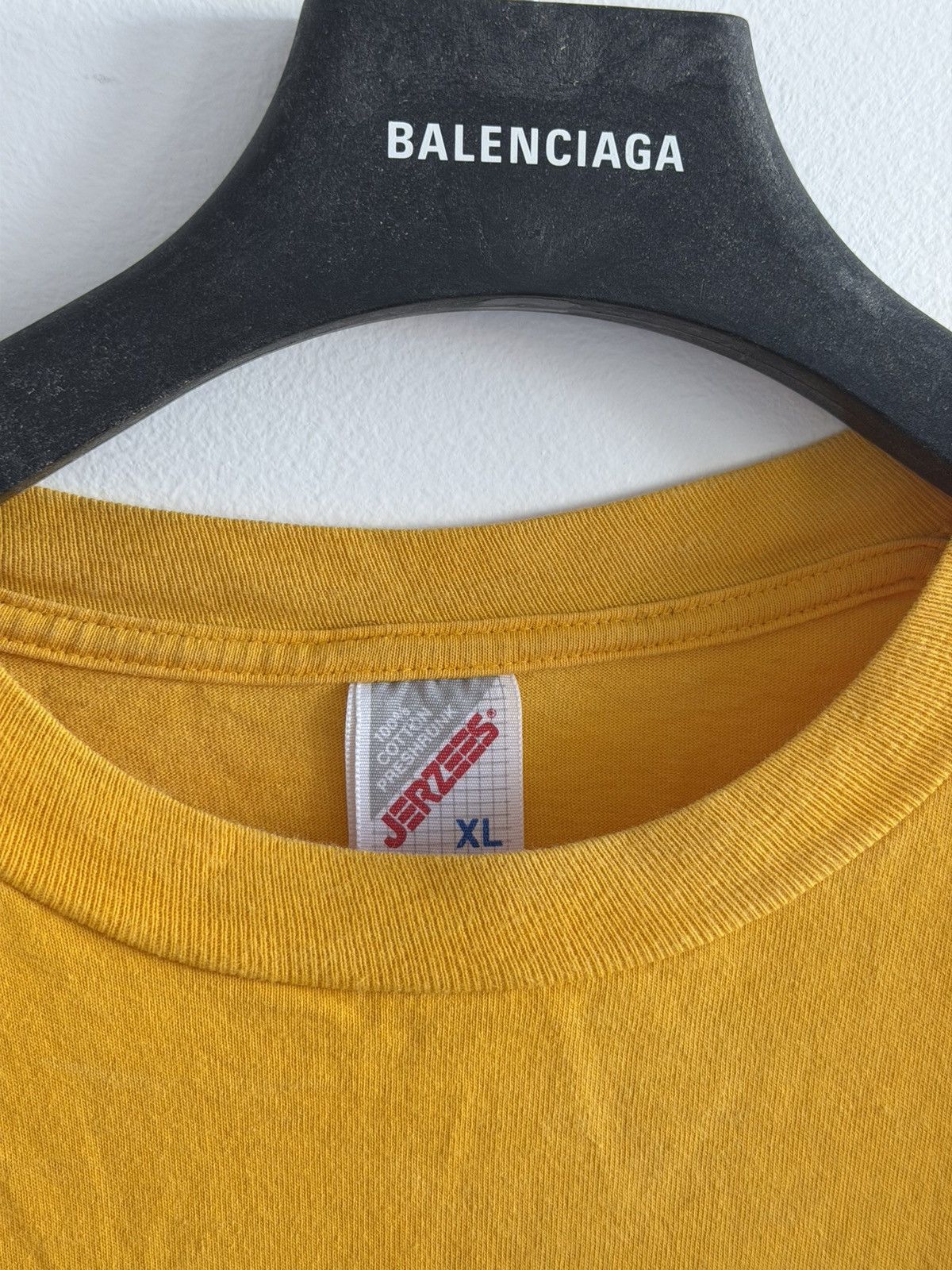 Vintage *RARE* 1990s 90s VINTAGE GOLD’S GYM YELLOW BODYBUILDING TEE Size US XL / EU 56 / 4 - 4 Thumbnail