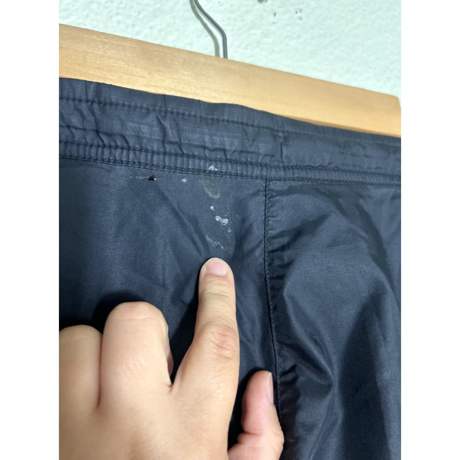 Nike VINTAGE Nike Womens Shorts L Black Running Polyester Drawstring 24x14 Athletic Womens Nike Size 36" / US 14 / IT 50 - 5 Thumbnail