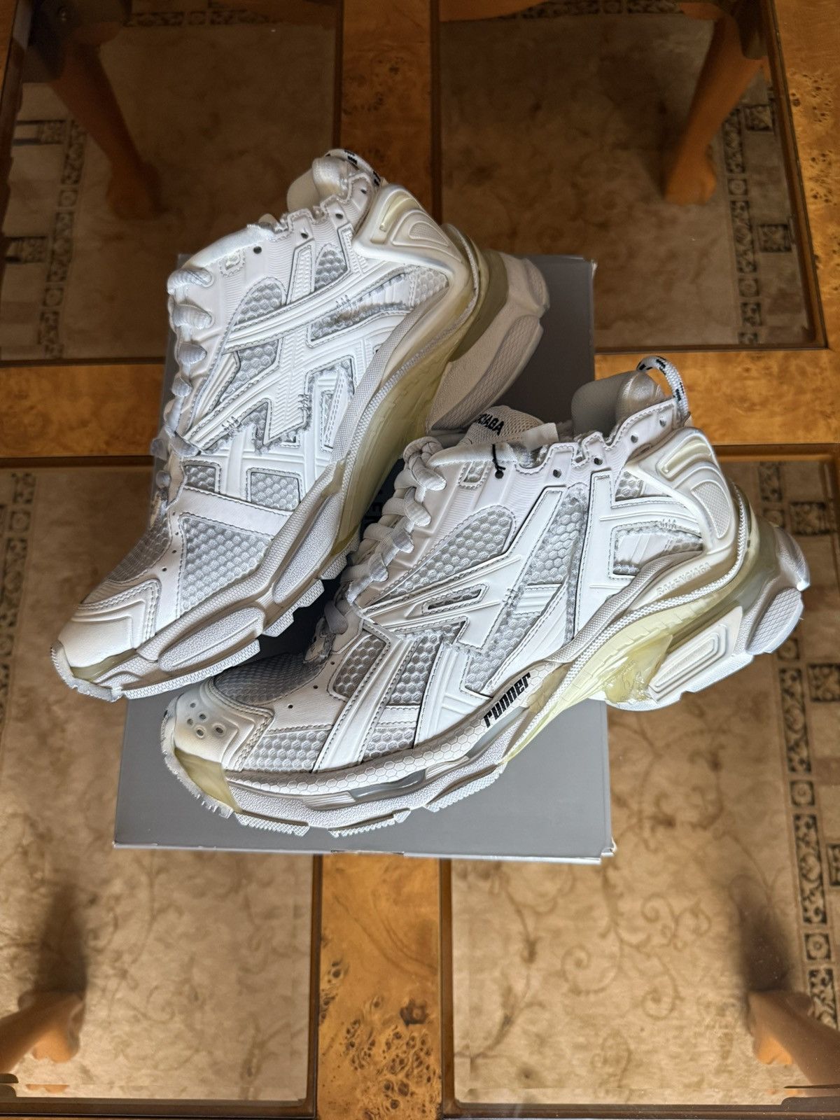 Balenciaga Balenciaga Runner White Size US 9 / EU 42 - 1 Thumbnail