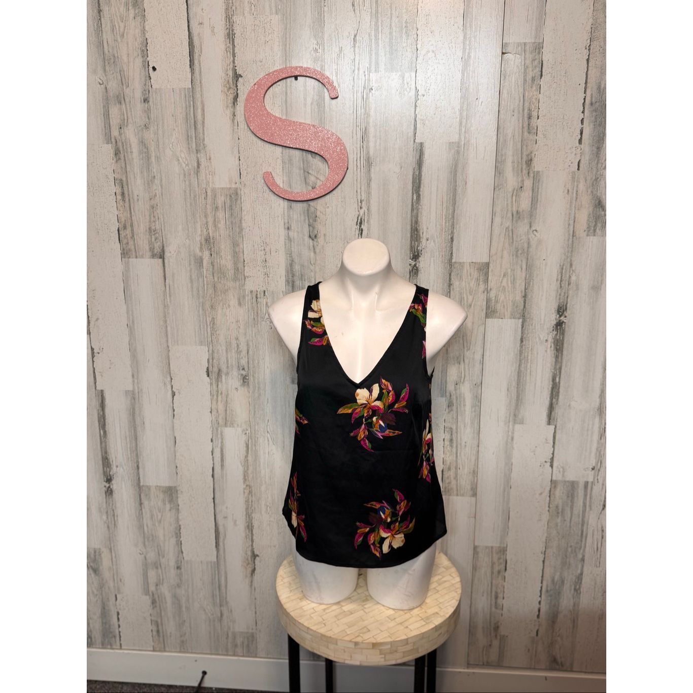 Other a.n.d New York Floral V-Neck Tank Top Women’s Small Black Sl Size S / US 4 / IT 40 - 1 Thumbnail