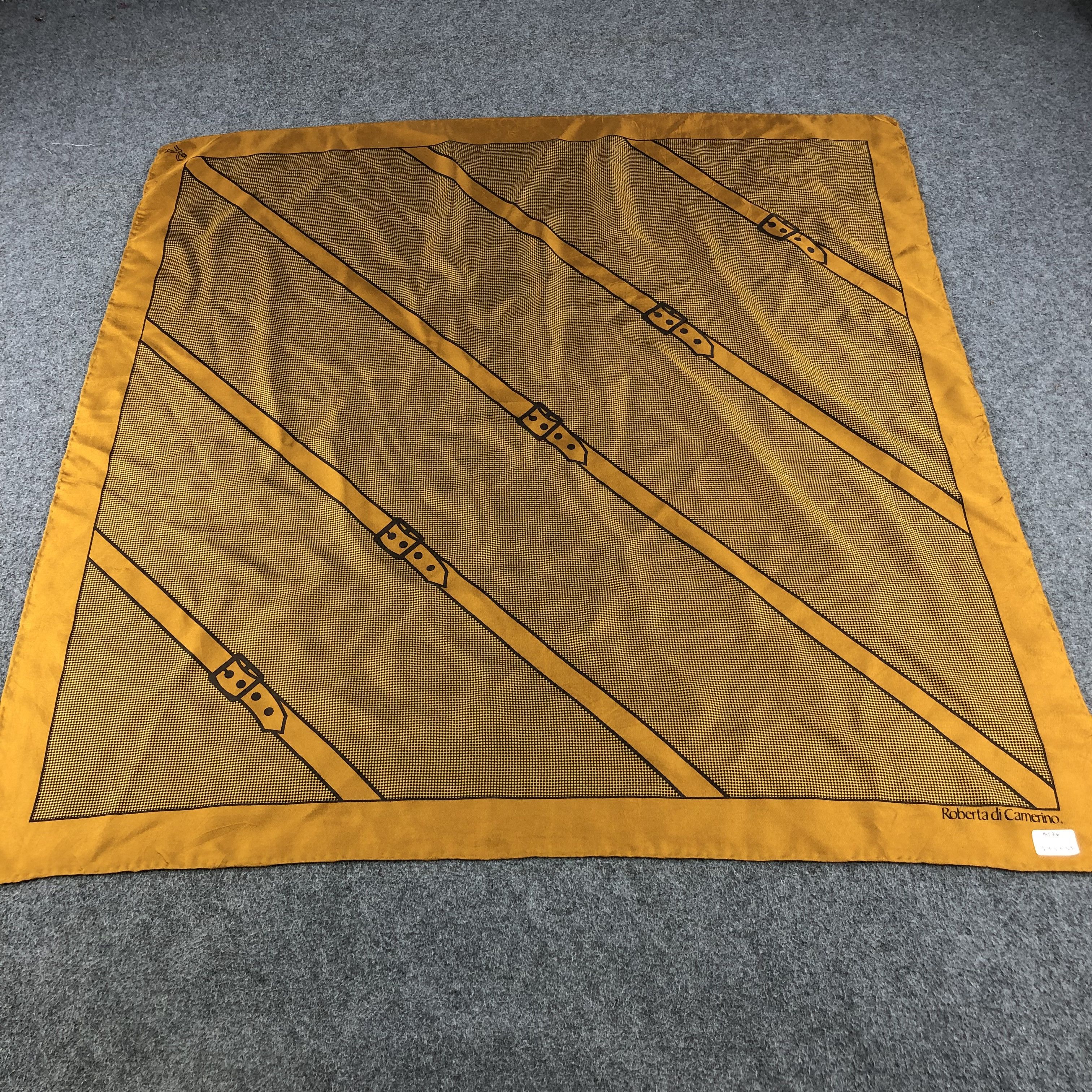 Roberta di Camerino Vintage Roberta di Camerino Silk Scarf M276 Size ONE SIZE - 2 Thumbnail