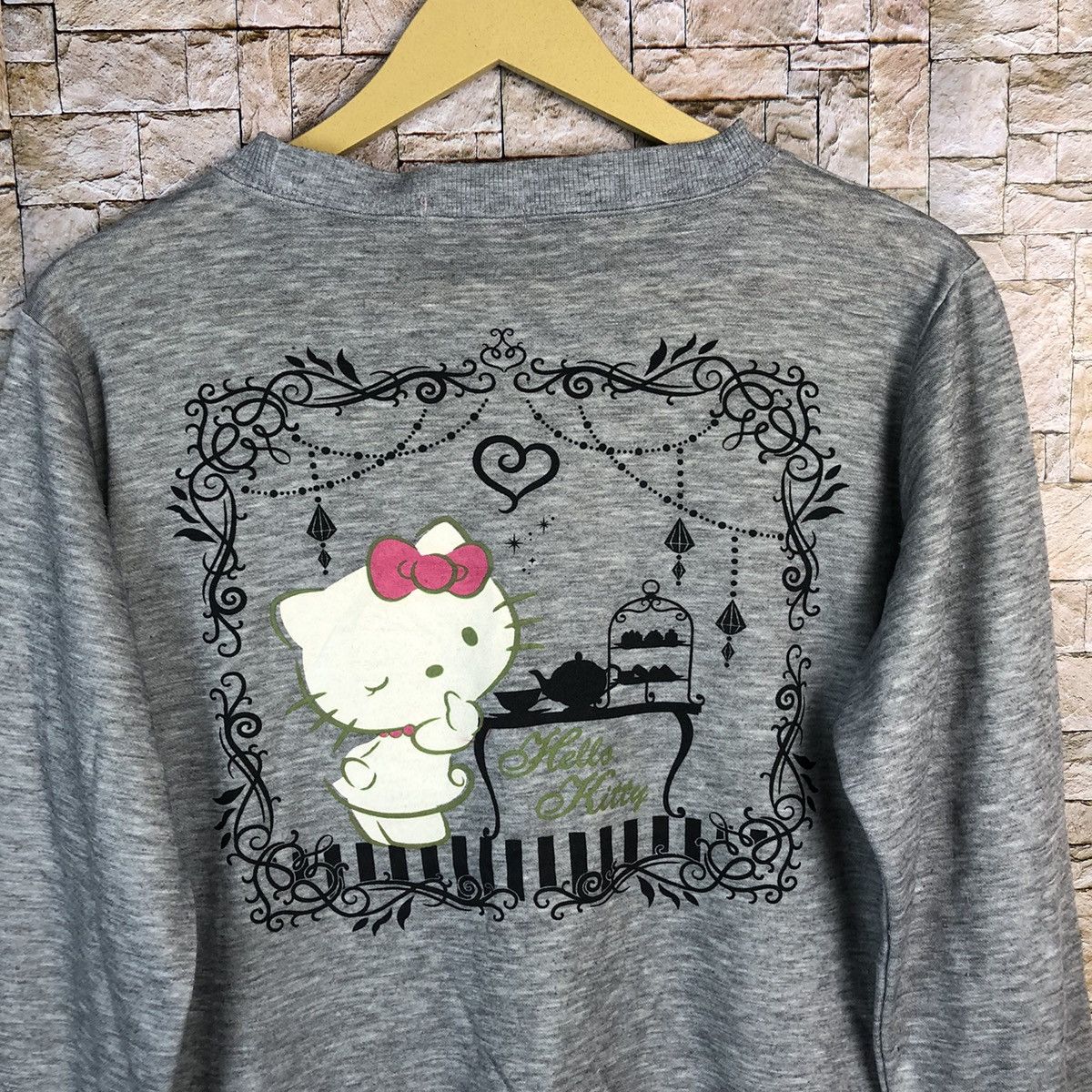 Anime Hello Kitty vintage Grey Sweatshirt #A678 Size M / US 6-8 / IT 42-44 - 2 Thumbnail
