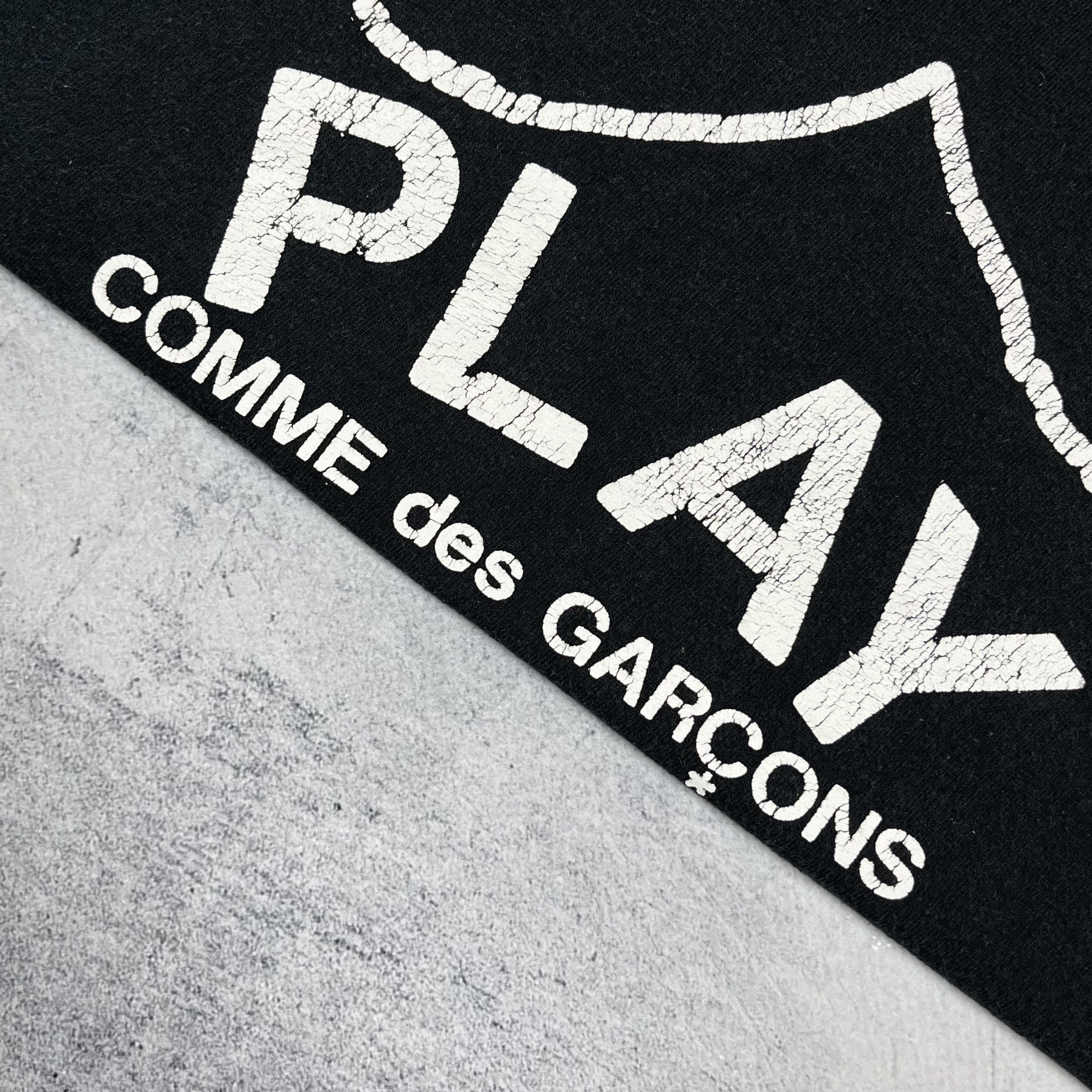 Comme des Garcons PLAY Comme Des Garcons Heart Big Logo T Shirt Size US S / EU 44-46 / 1 - 6 Thumbnail