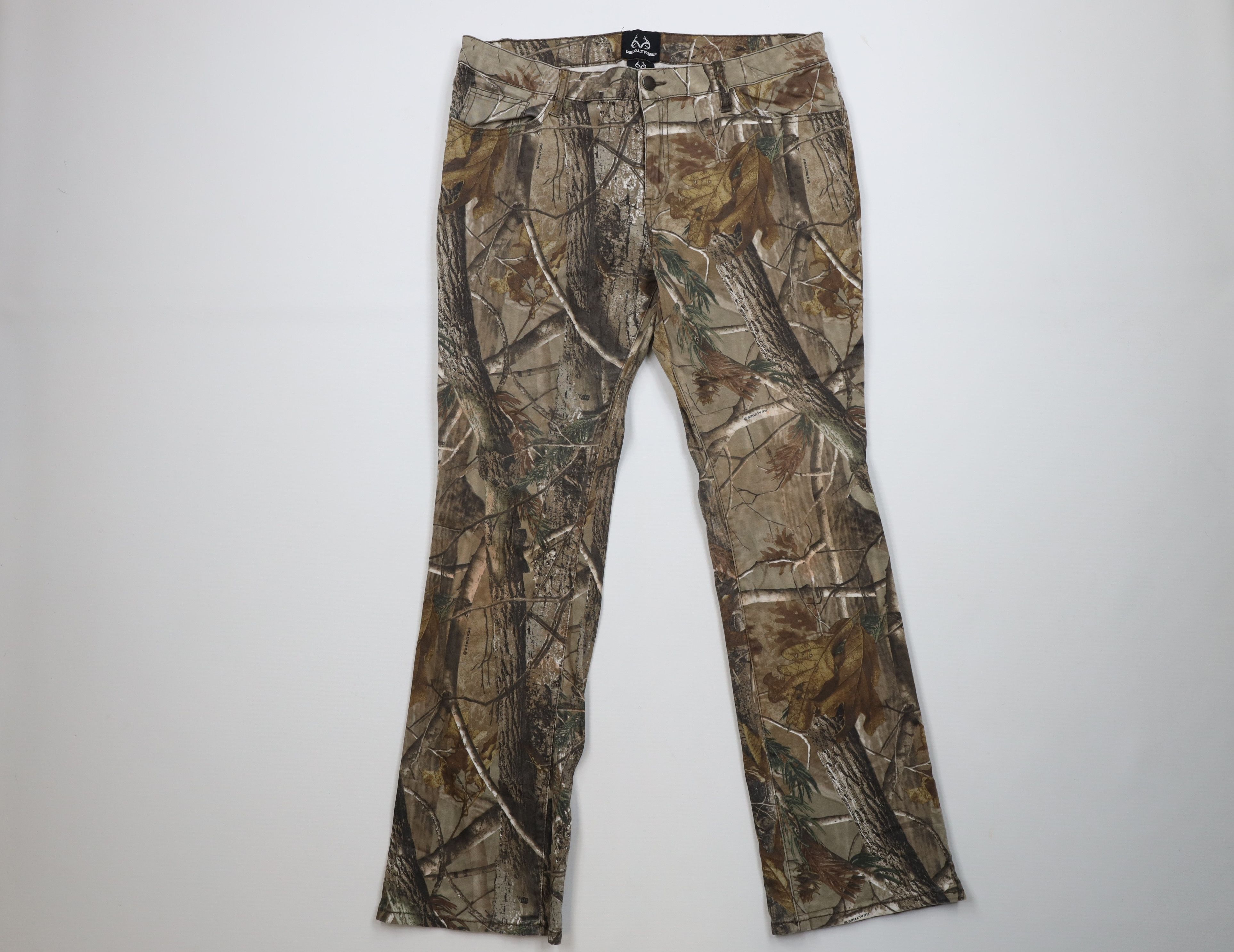 Vintage Vintage Y2K Streetwear Realtree Camouflage Wide Leg Pants Size 36" / US 14 / IT 50 - 1 Thumbnail