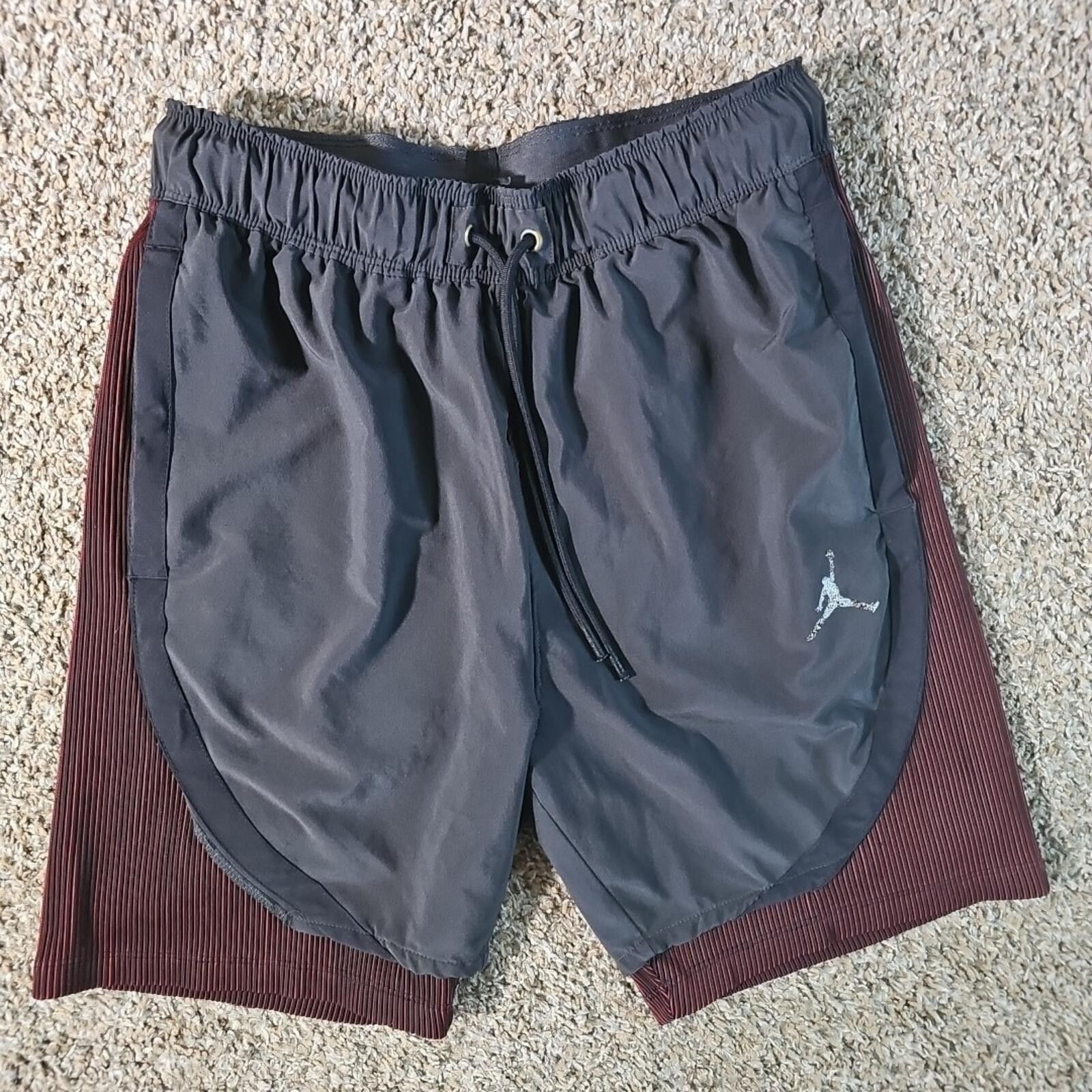 Jordan Brand Jordan M Athletic Shorts Size US 26 / EU 42 - 1 Thumbnail