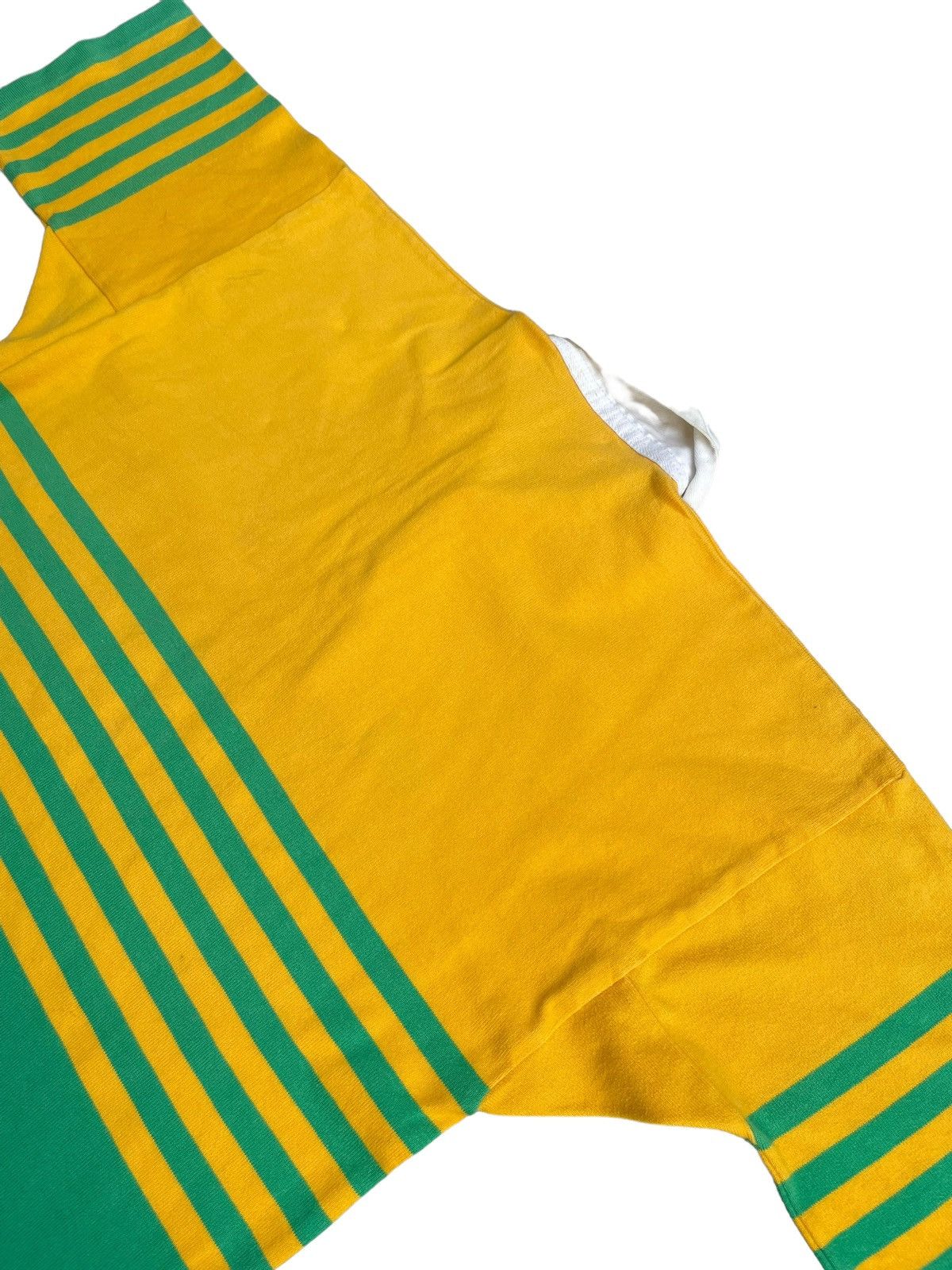 Canterbury of New Zealand × Vintage Vintage Canterbury Jerfy Refree Polo Tshirt Size US S / EU 44-46 / 1 - 9 Thumbnail