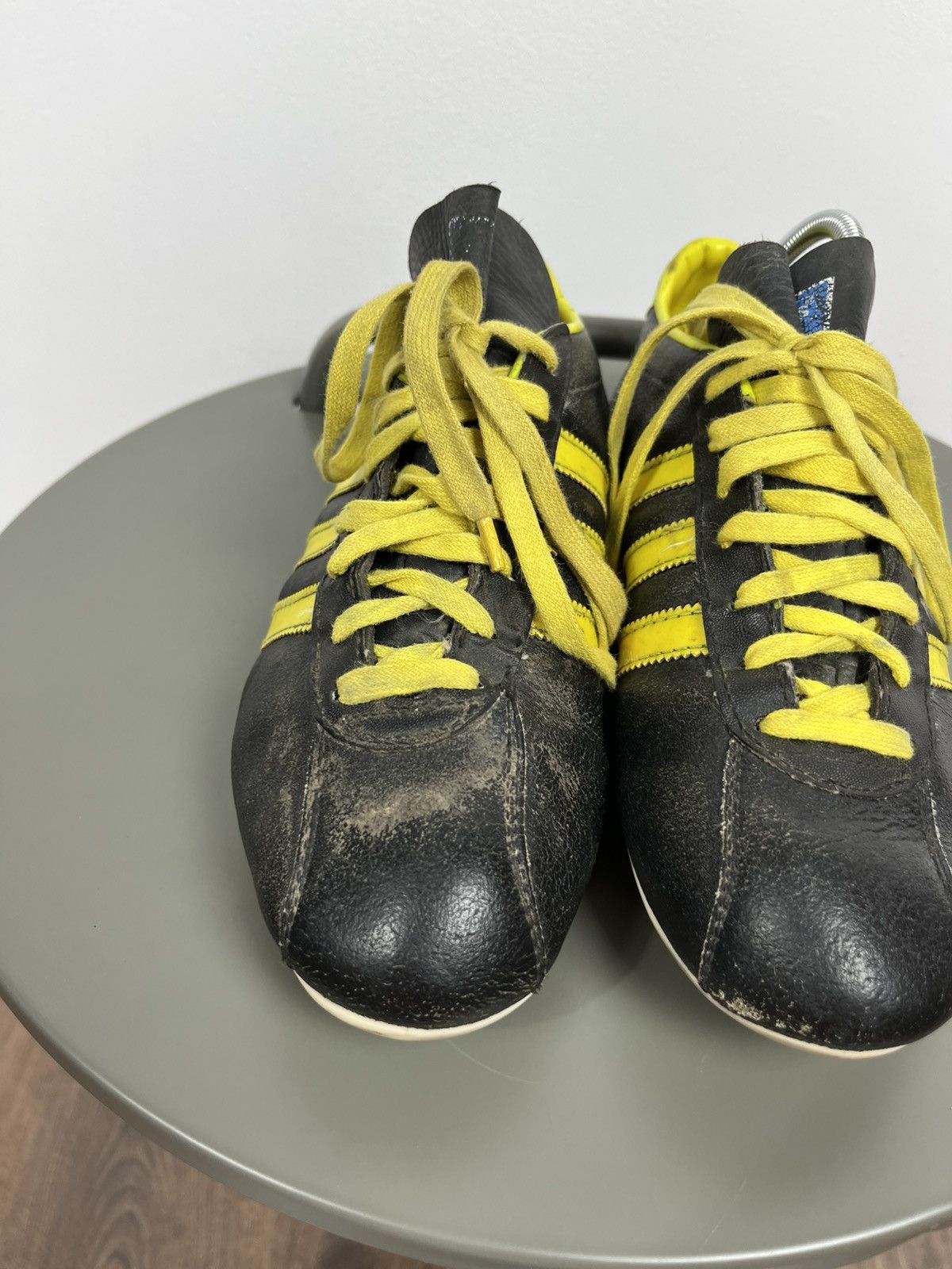 Adidas × Vintage Vintage Adidas Soccer Cleats Size 9 Black Yellow Austria Size US 9 / EU 42 - 5 Thumbnail