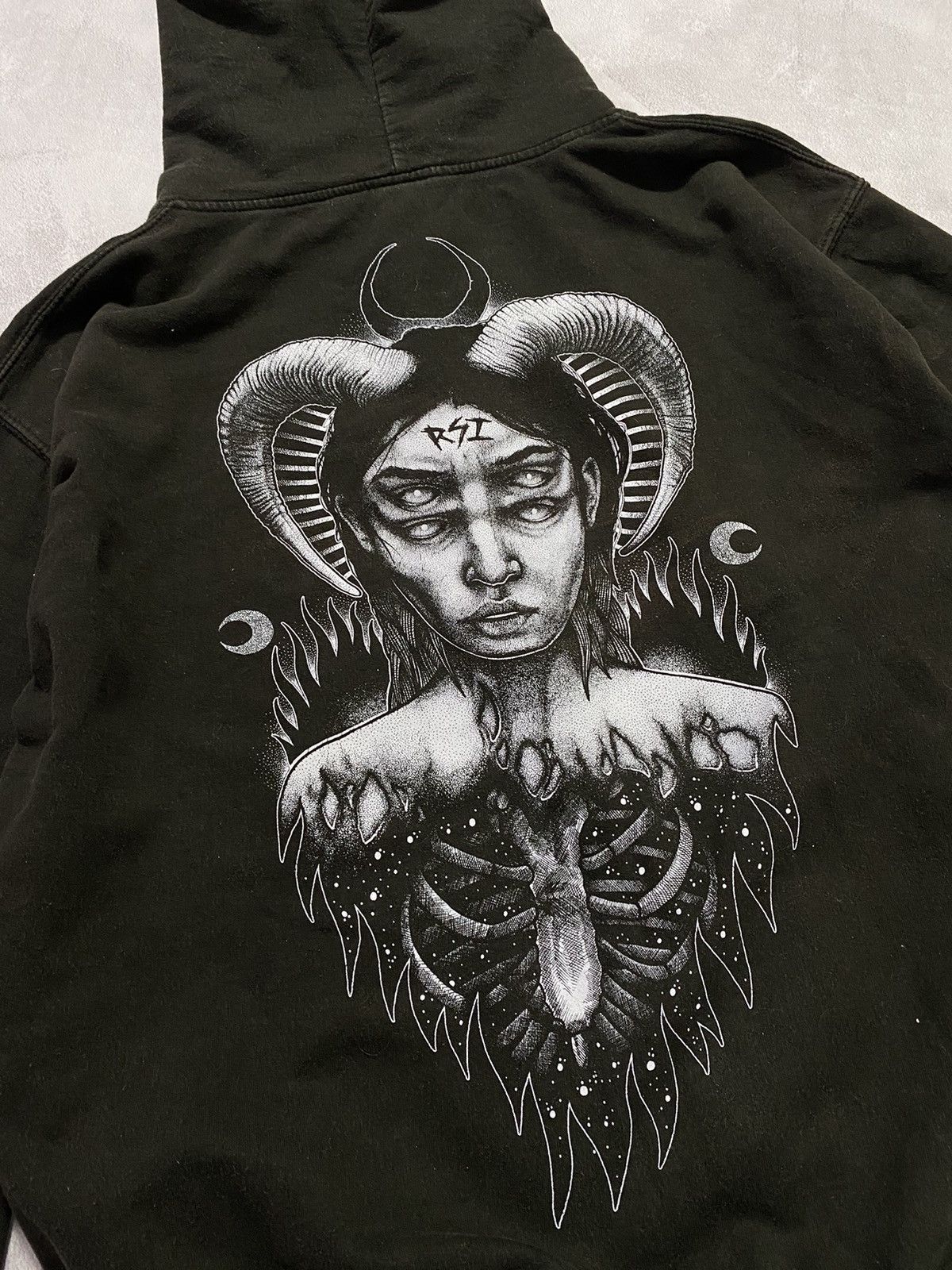 Band Tees × Vintage Vintage 90s Zip-Up Hoodie R.S.I Night Women Satanic Size US XL / EU 56 / 4 - 4 Thumbnail