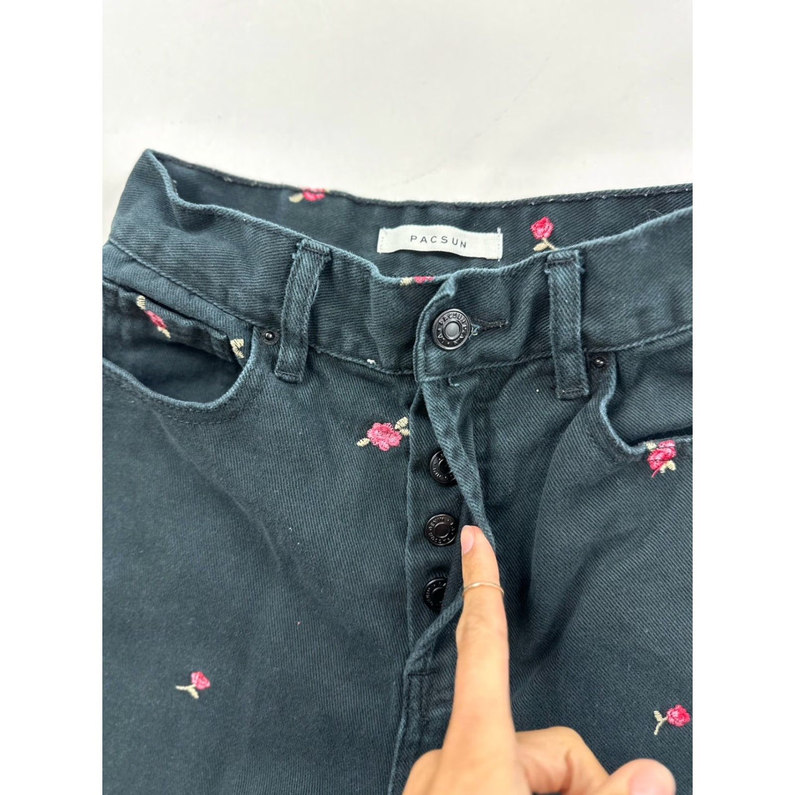 Pacsun VINTAGE PacSun Jeans Women’s 24 Black Floral Embroidery High Rise Straight Size 42" / US 20 - 3 Thumbnail