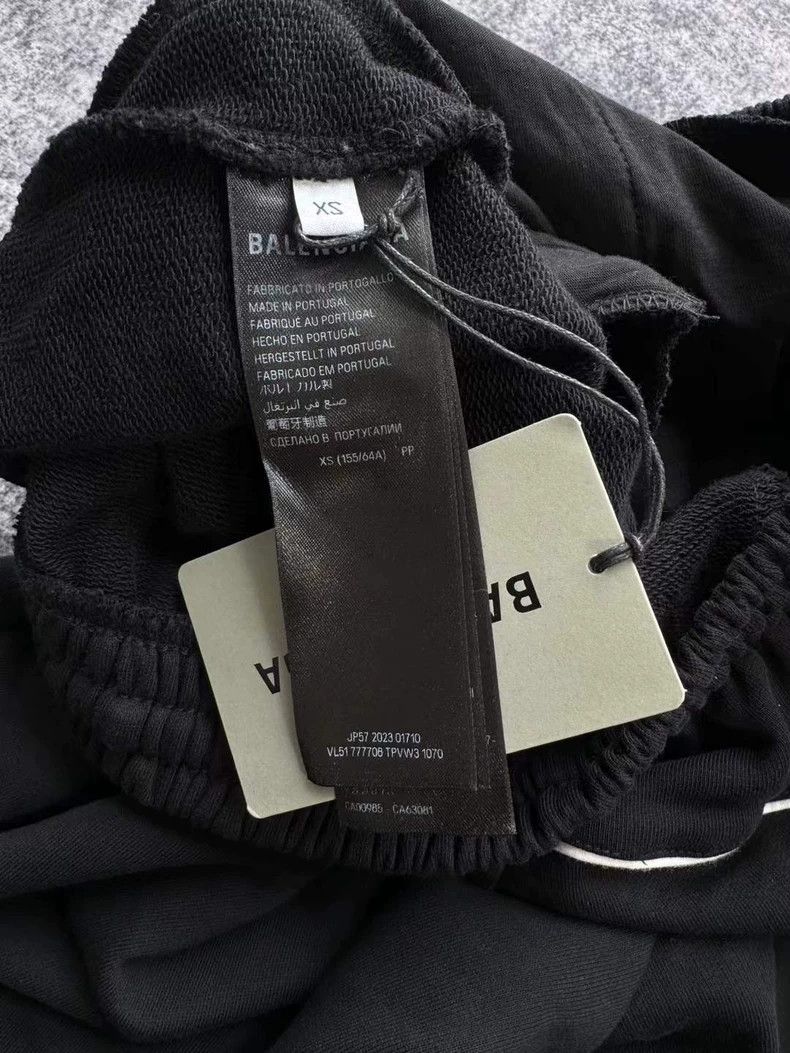 Balenciaga Balenciaga size XS Manchester United Sweatpants Size US 26 / EU 42 - 6 Thumbnail
