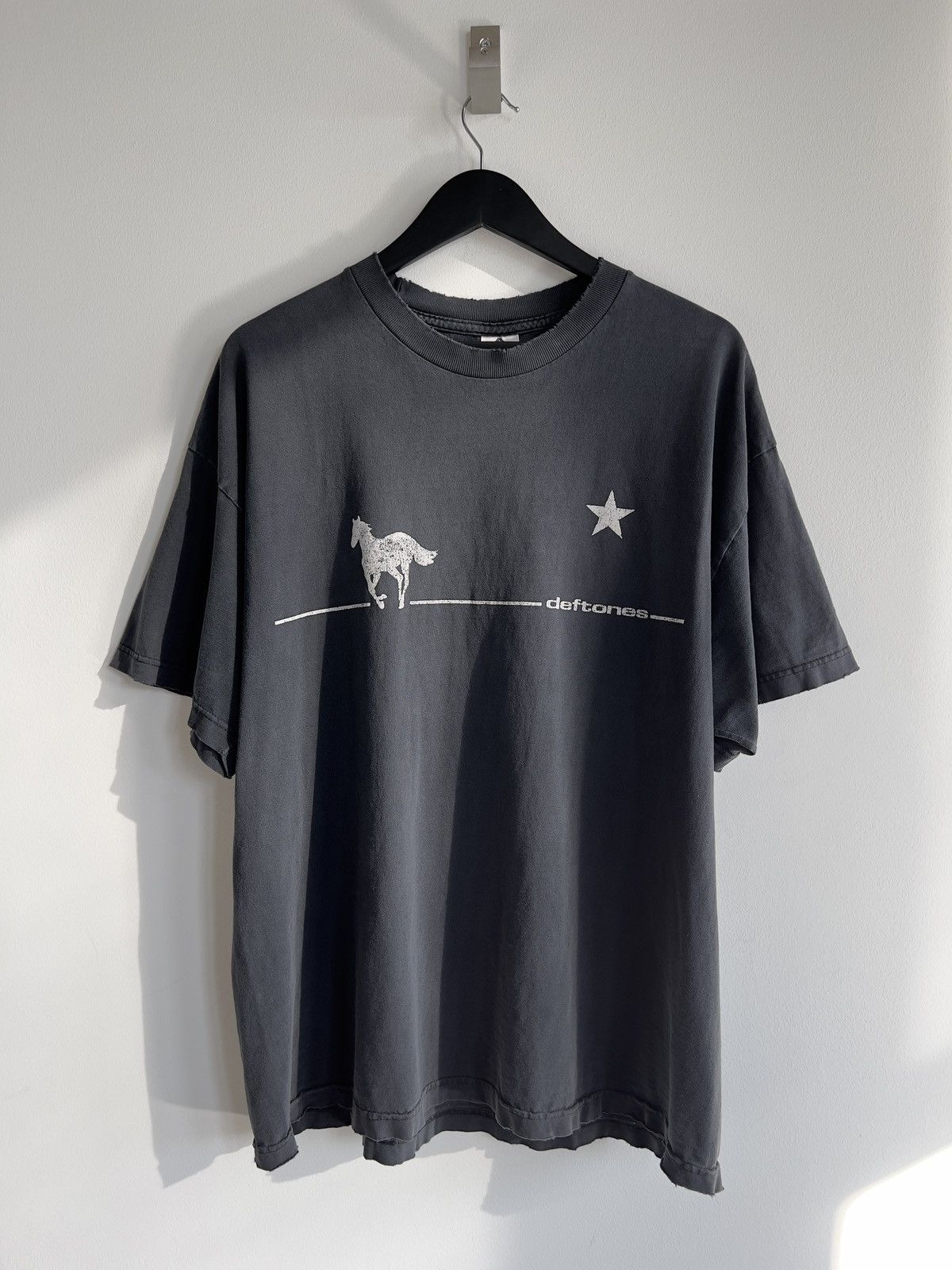 Band Tees Vintage Distressed Deftones White Pony Band Tour Tee Size US XXL / EU 58 / 5 - 8 Thumbnail