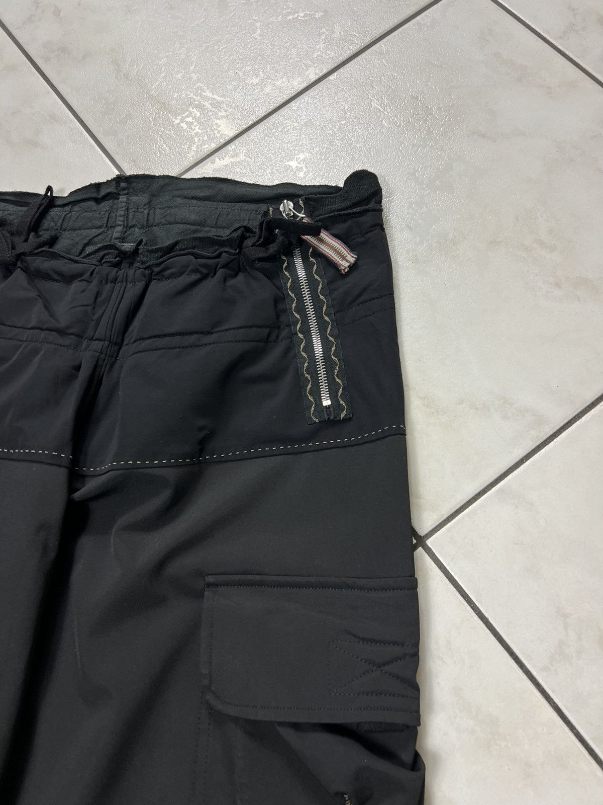 Marithe + Francois Girbaud Marithe + Francois Girbaud nylon y2k cargo pocket zip pants Size 27" / US 4 / IT 40 - 6 Thumbnail