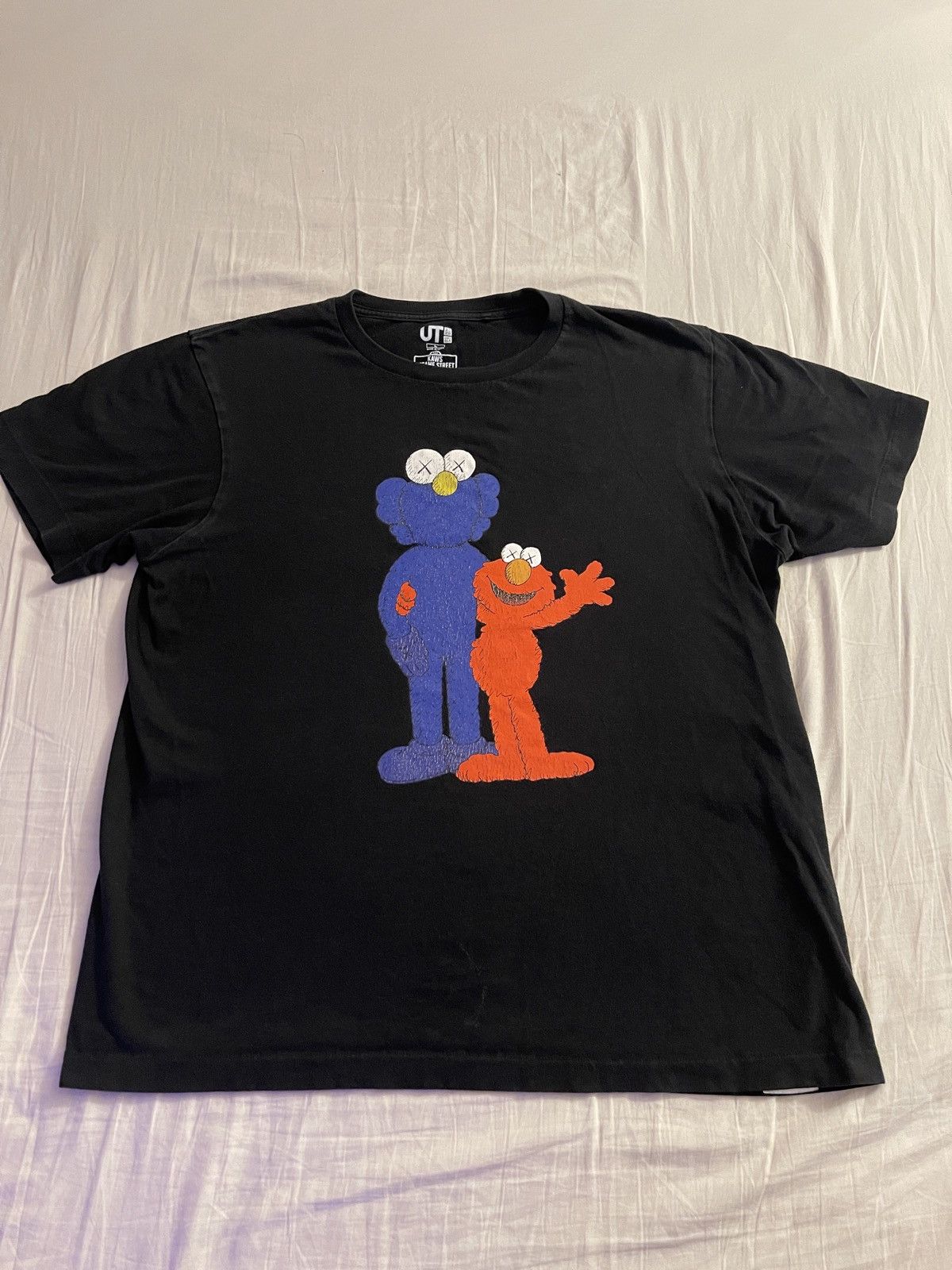 Kaws × Uniqlo KAWS x Sesame Street “BFF” Tee Size US L / EU 52-54 / 3 - 1 Thumbnail