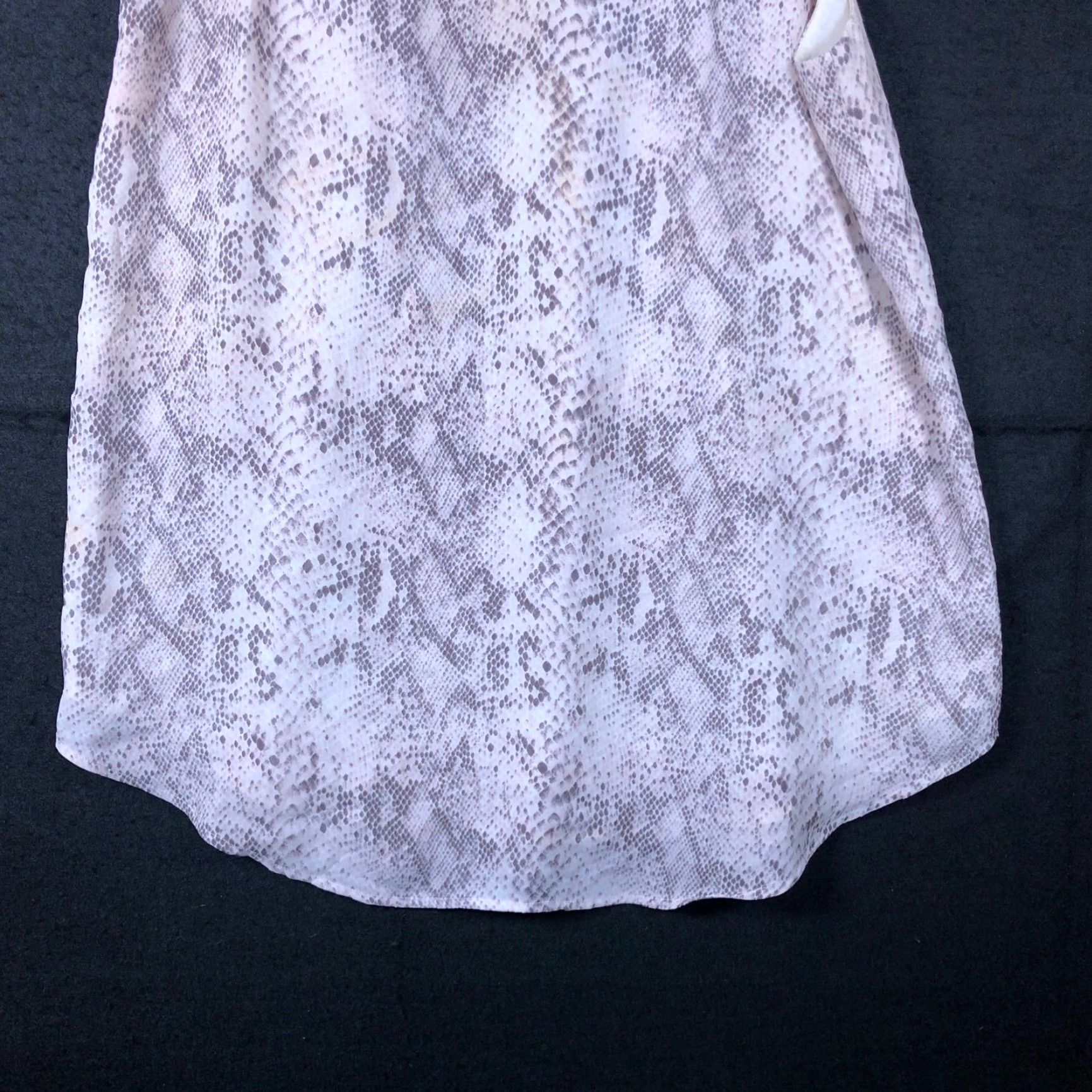 Loft LOFT Womens Blouse Pink White Purple Snakeskin Lined V Neck Tank Small Shirt Casual Workwear Womens Size S / US 4 / IT 40 - 3 Thumbnail
