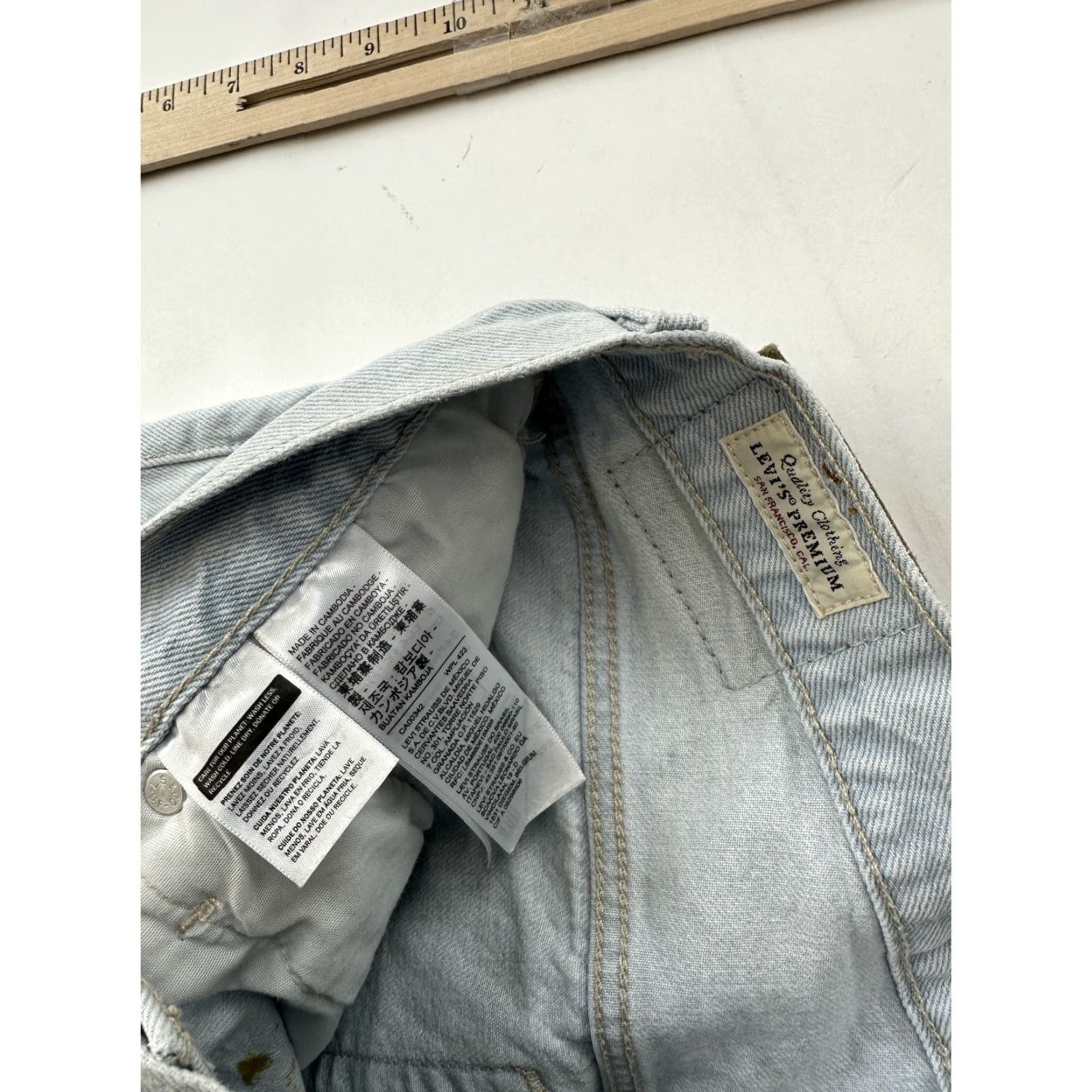 Levi's VINTAGE Levi’s 501 Shorts Womens 31 Cut-Off Denim Cotton Blue Shorts Casual Womens 501 Cut-Off Jeans 100% Cotton Size 24" / US 00 / IT 34 - 5 Thumbnail