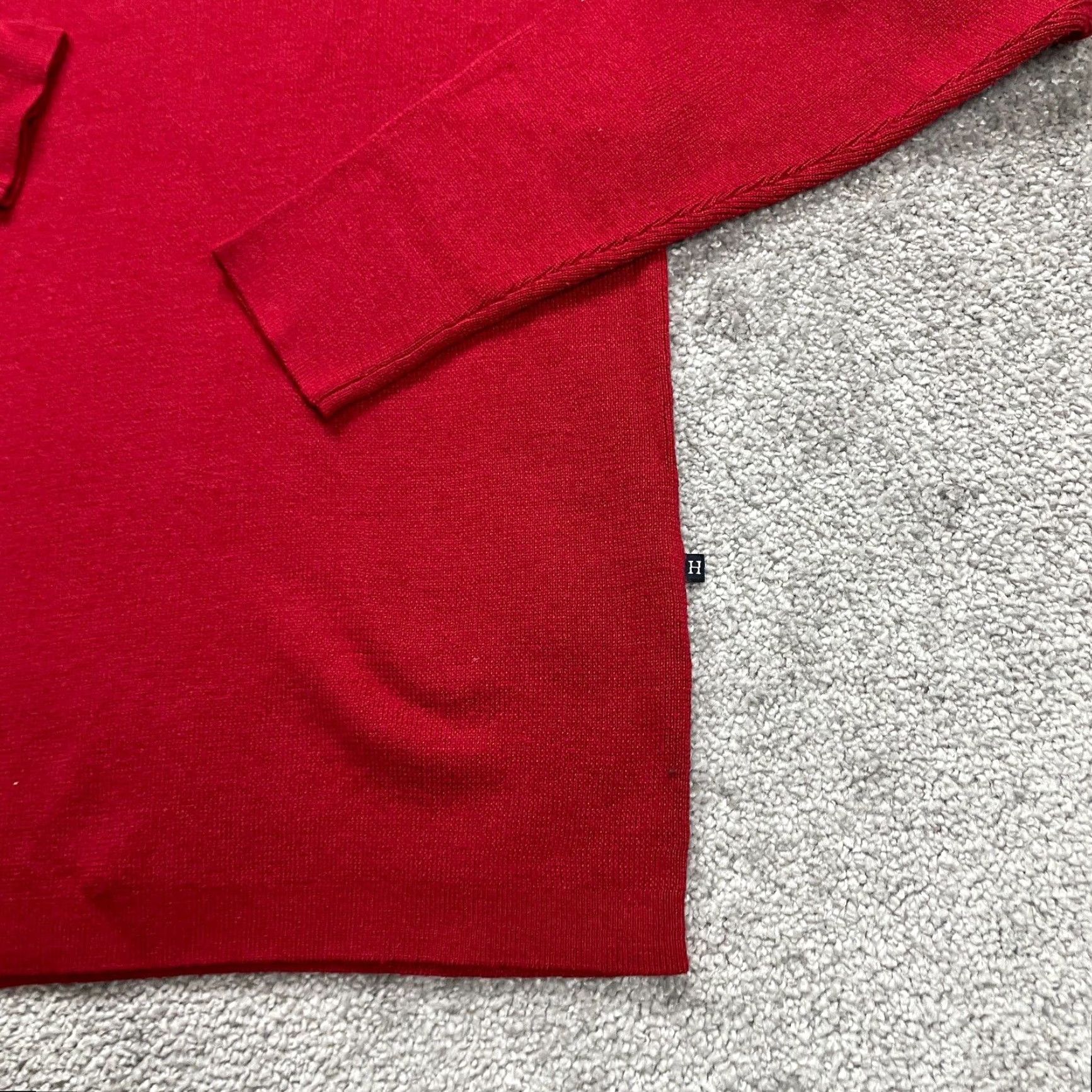 Vintage VINTAGE Hilfiger Wool Silk Pullover Sweater Womens Small Red V-Neck Knitted Top Casual Office Size S / US 4 / IT 40 - 3 Thumbnail