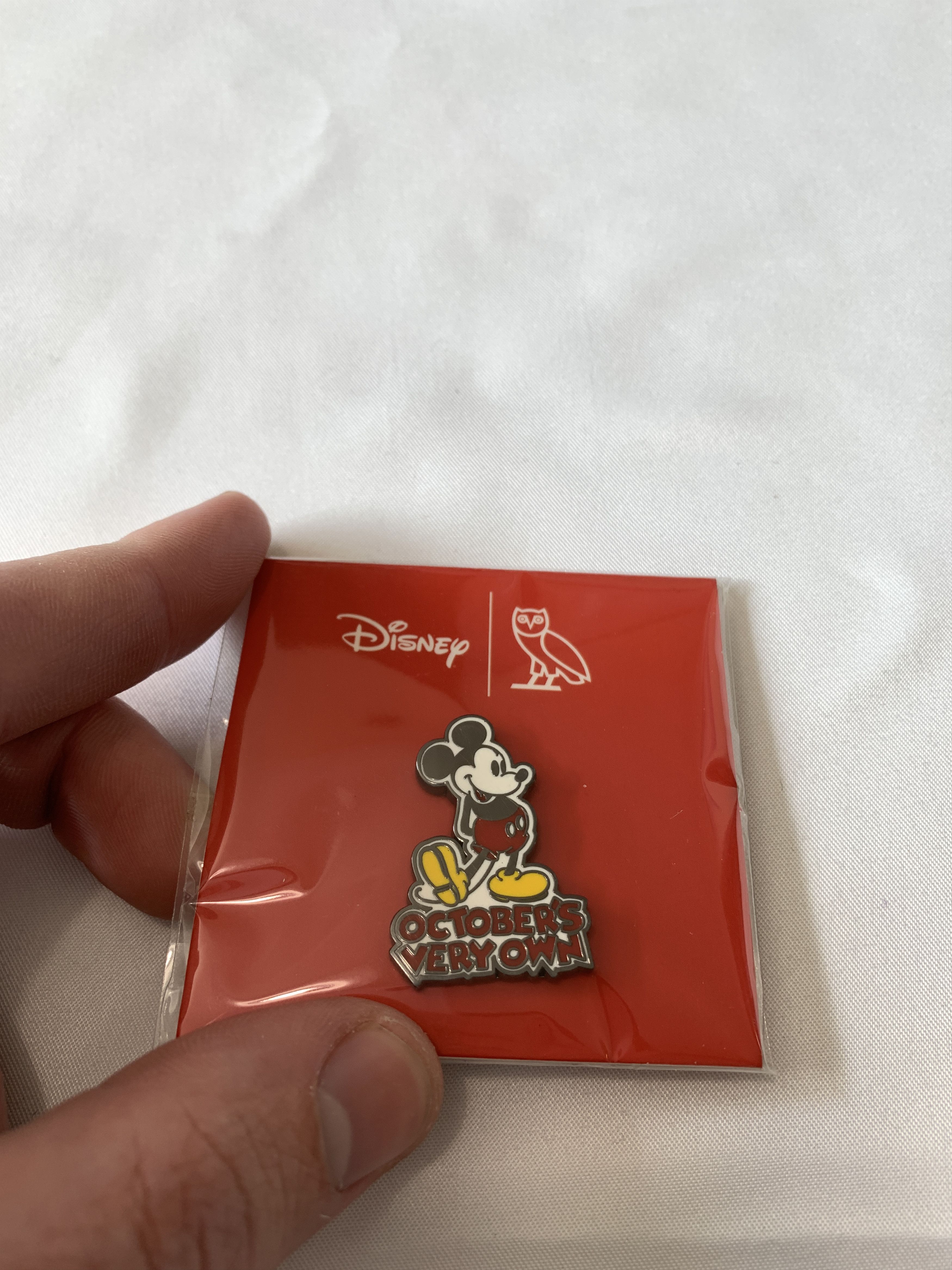 Disney OVO x Disney Classic Mickey Mouse Pin Red Size ONE SIZE - 2 Thumbnail