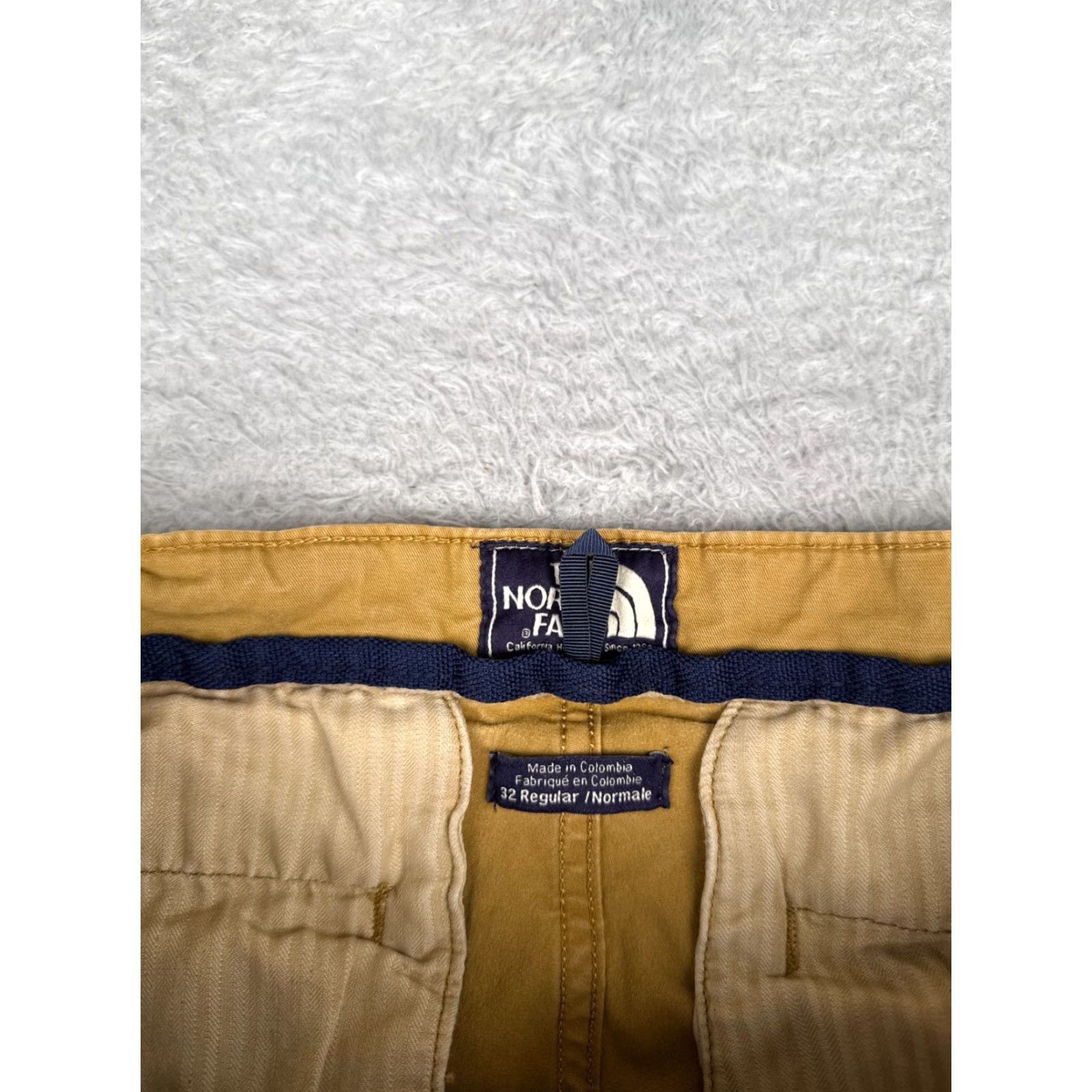 The North Face VINTAGE The North Face Shorts Men 32 Yellow Cotton Twill Chino Hiking Camp 31x9 Mens Regular 32 Yellow Small spots front/back Size US 32 / EU 48 - 7 Thumbnail