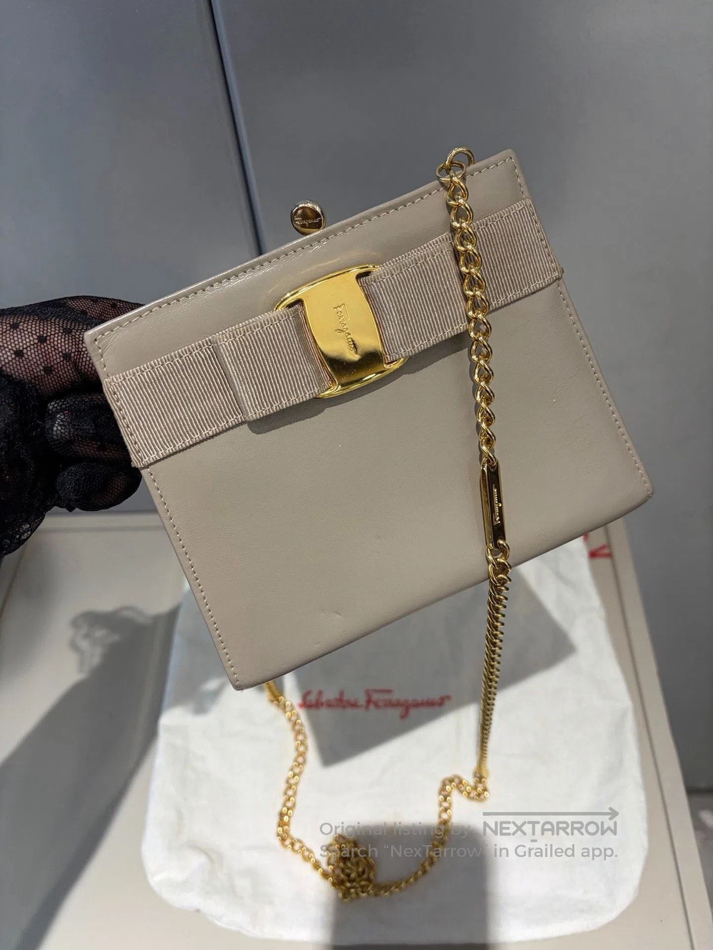 Salvatore Ferragamo Ferragamo Mini Museum Beige Chain Bag. Size ONE SIZE - 1 Thumbnail