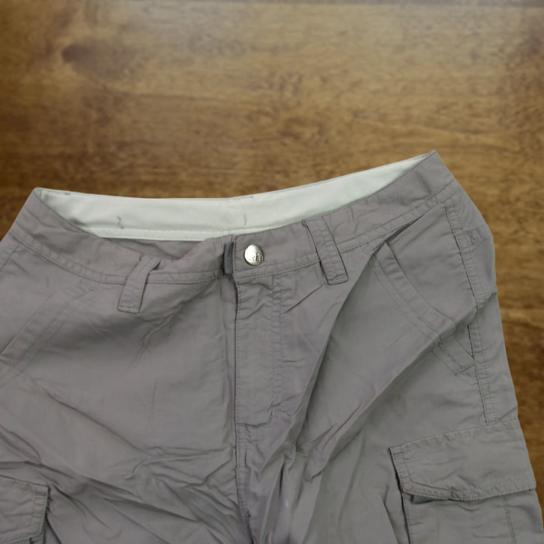 Vintage REI Shorts Womens 6 Lightweight Hiking Cargo Gray Casual Outdoors Size 28" / US 6 / IT 42 - 1 Thumbnail