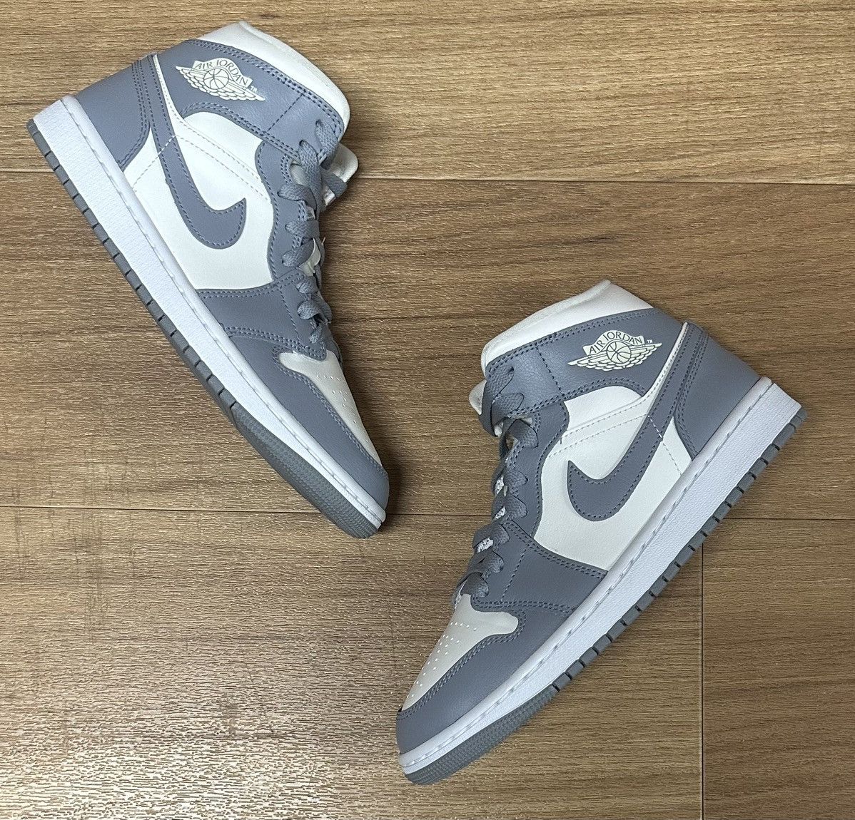 Jordan Brand × Nike Jordan 1 Mid Stealth 2022 Size US 7 / EU 40 - 1 Thumbnail
