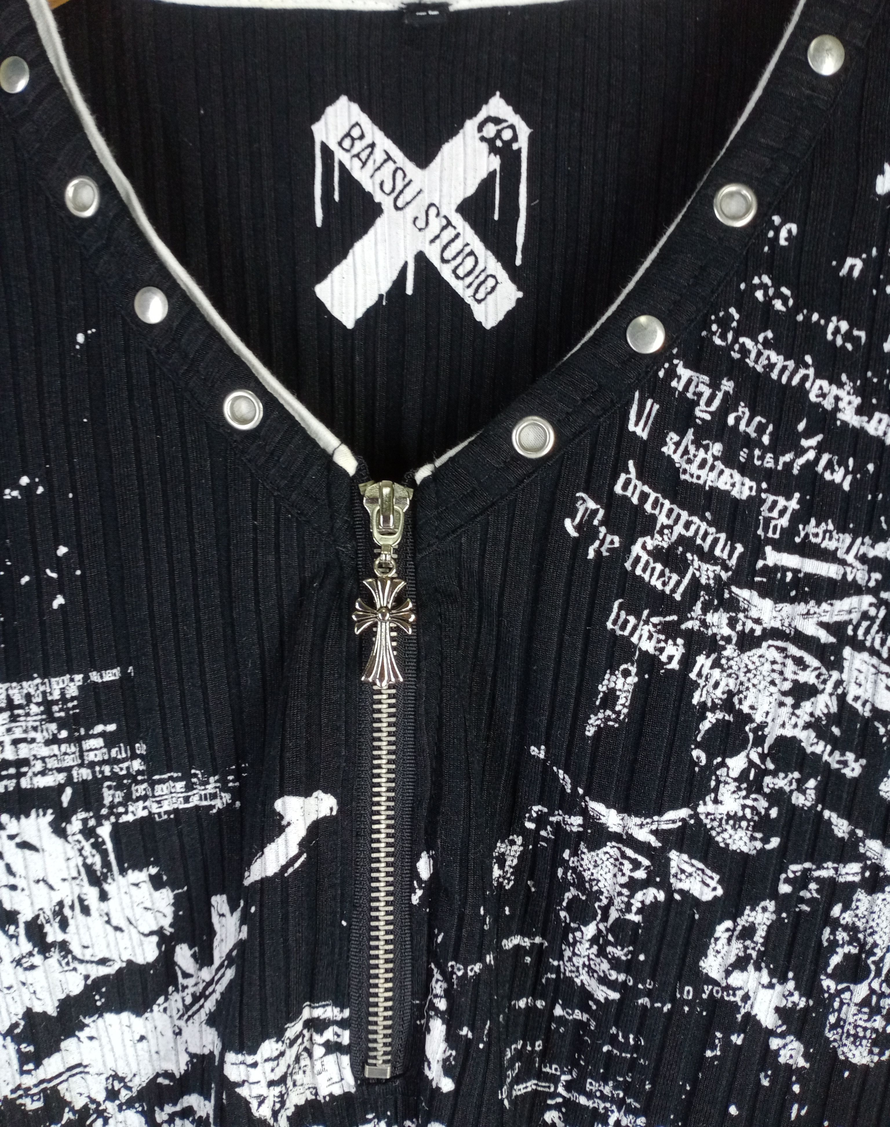 Japanese Brand Rare Batsu Studio Japanese Punk Half Zipper Tshirt Size US M / EU 48-50 / 2 - 3 Thumbnail