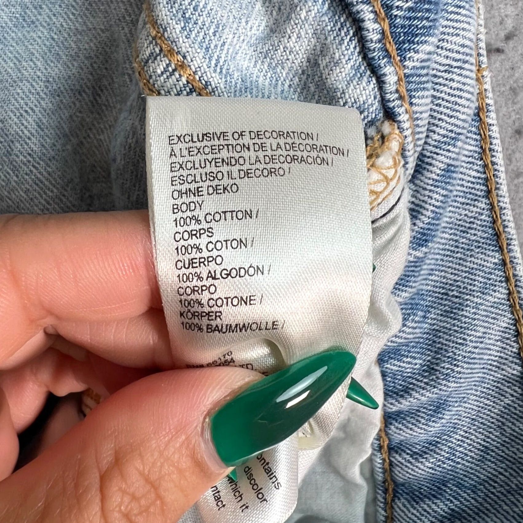 Vintage VINTAGE Pilcro Light Wash Frayed Hem Denim Shorts Womens 31 Light Blue 2010s Cut-Off High Rise Women Size 24" / US 00 / IT 34 - 5 Thumbnail