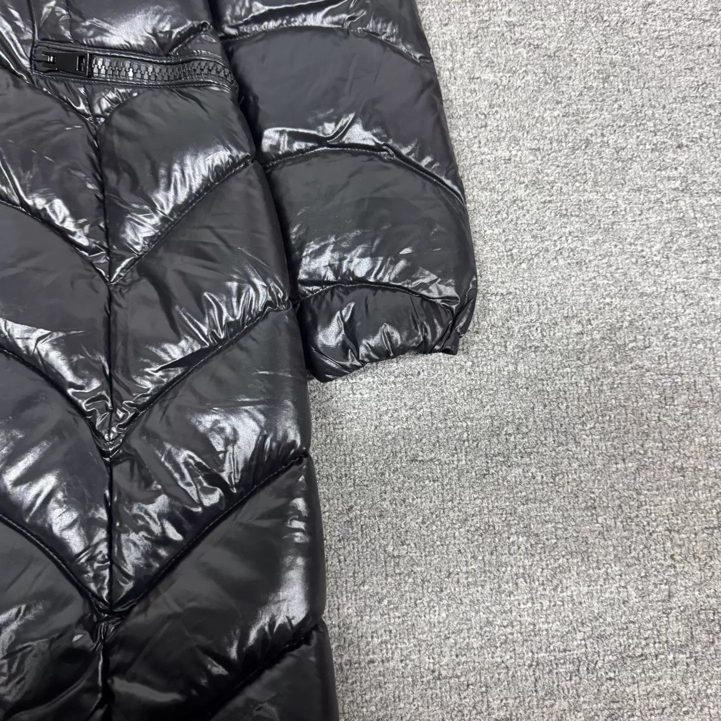Moncler Moncler shiny fur collar hooded down jacket size 1 99 new Size S / US 4 / IT 40 - 3 Thumbnail
