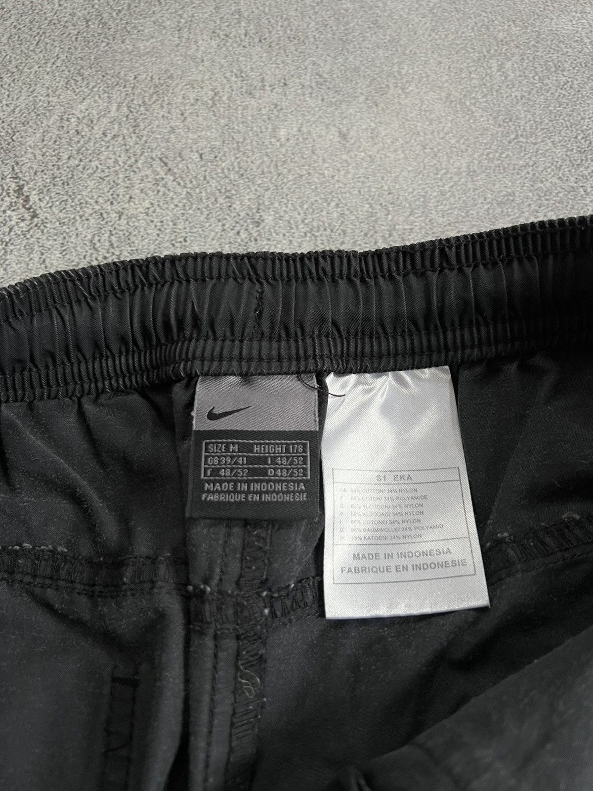 Nike Vintage Nike Breeches Shorts Nylon Swoosh Logo Size M Hype Size US 34 / EU 50 - 8 Thumbnail
