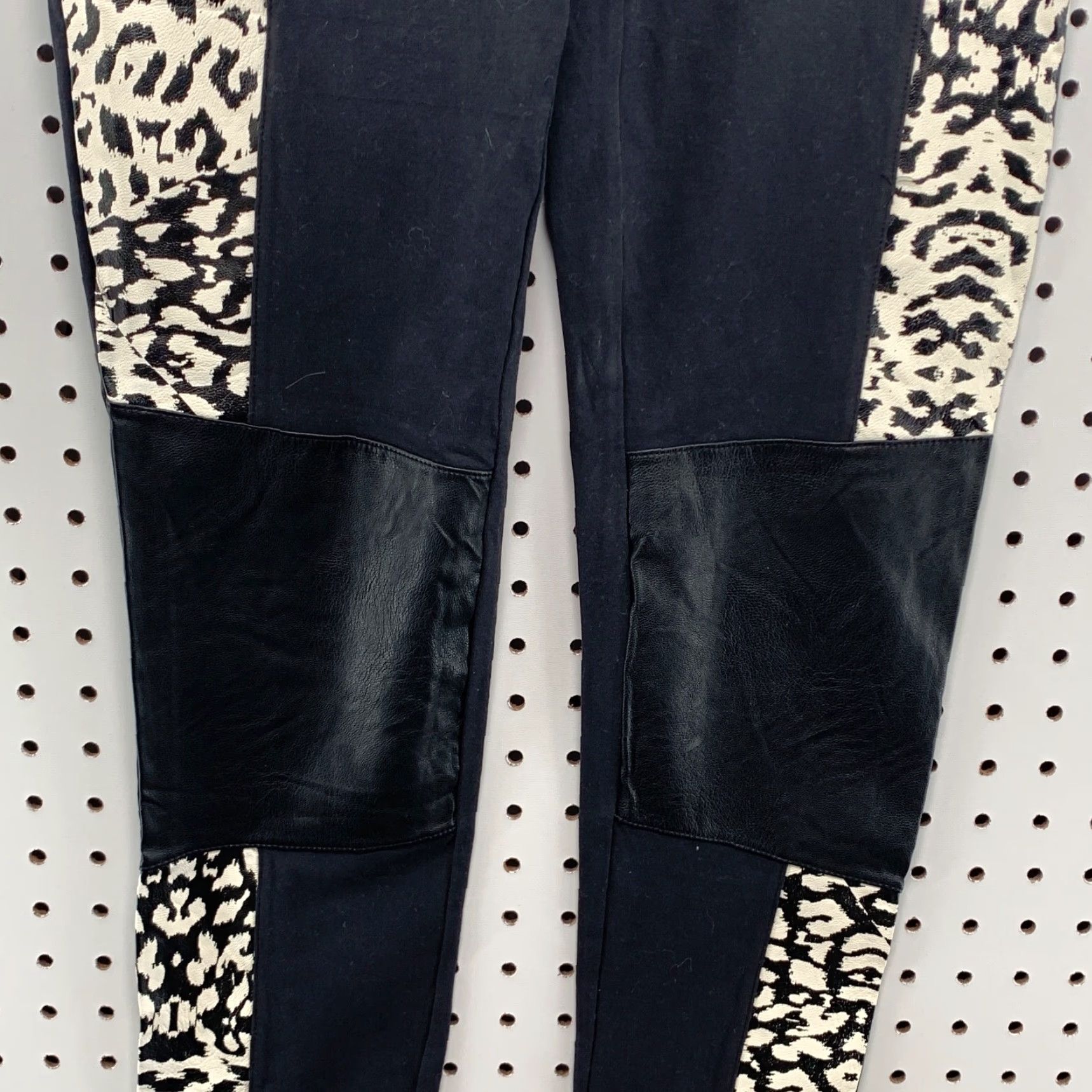 MINKPINK MINKPINK Pants Medium Womens Athletic Yoga Leggings Black Leopard Stretch Size 32" / US 10 / IT 46 - 7 Thumbnail