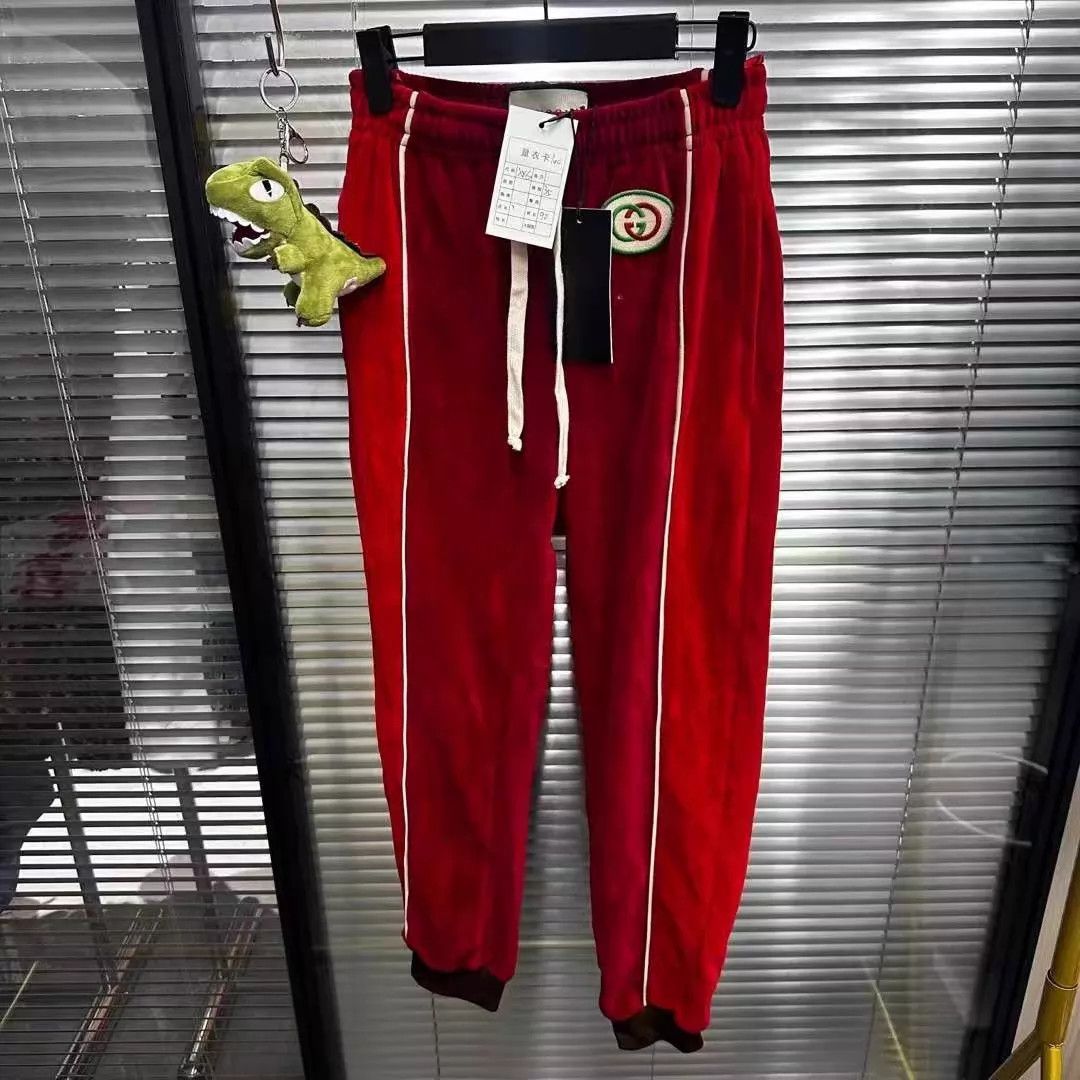 Gucci Gucci red paneled velvet small logo sweats OS XXS NWT Size 24" / US 00 / IT 34 - 1 Thumbnail