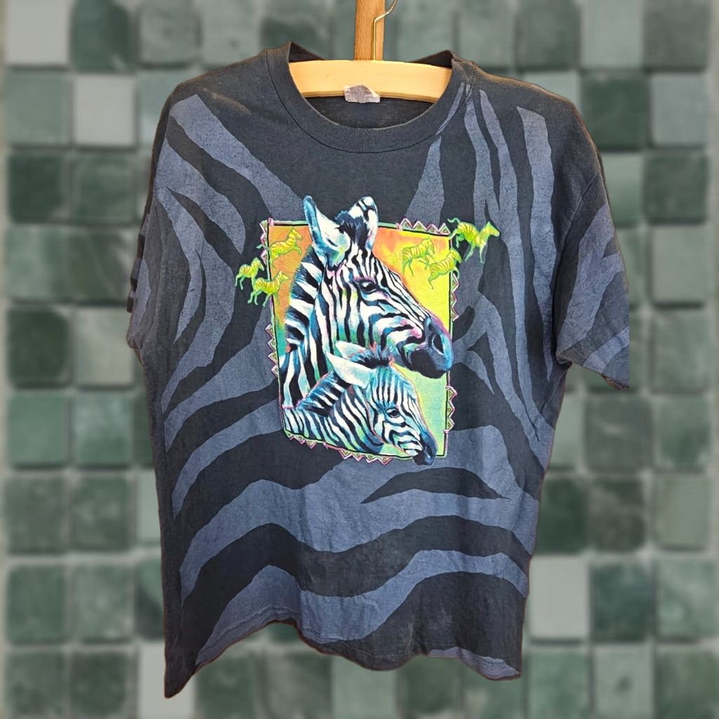 Vintage VINTAGE 90' ZEBRA ALL OVER PRINT SINGLE STITCH COTTON T-SHIRT SZ LARGE Size US M / EU 48-50 / 2 - 1 Thumbnail
