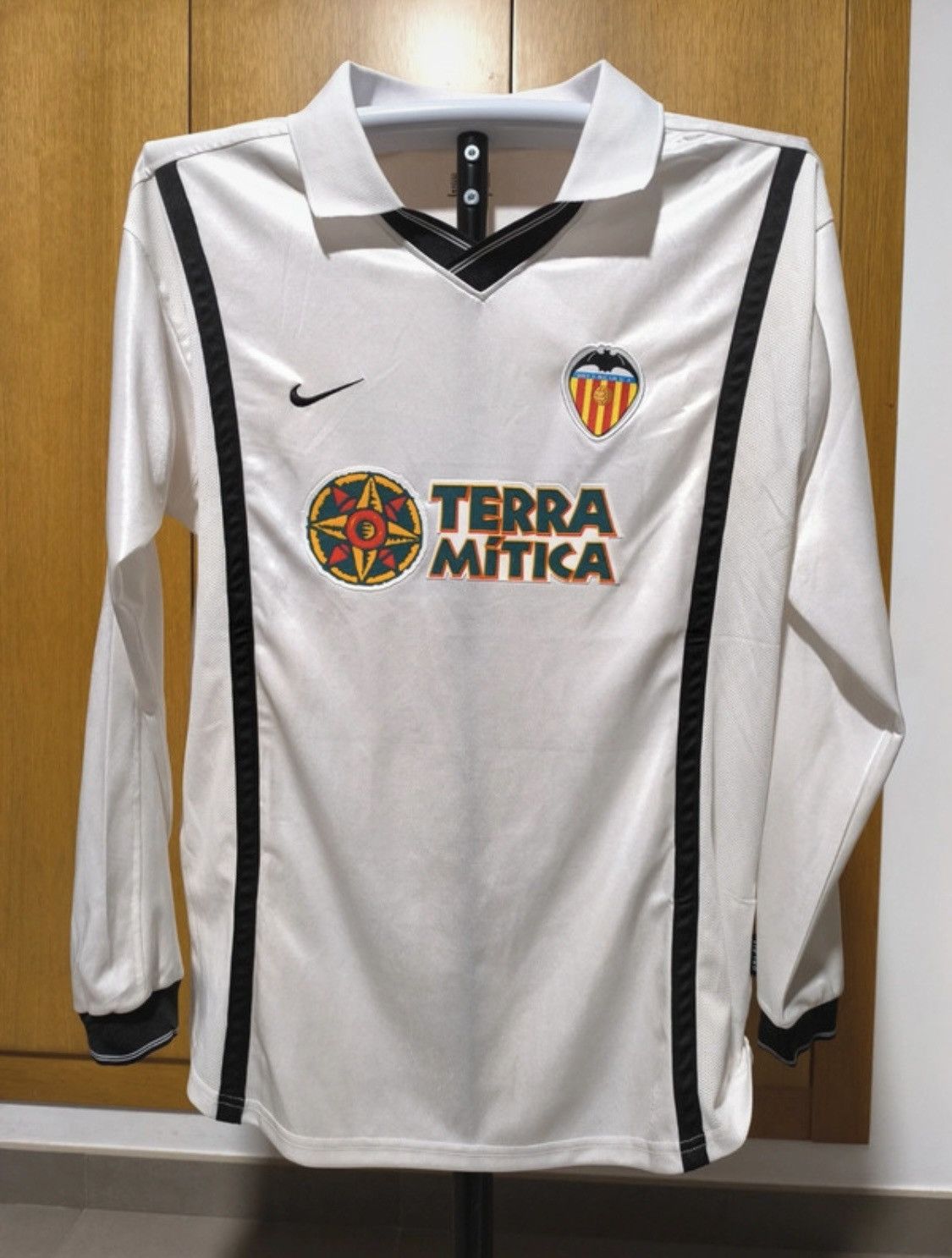 Nike Original 2000 Valencia CF Long-Sleeve Size US XL / EU 56 / 4 - 1 Thumbnail