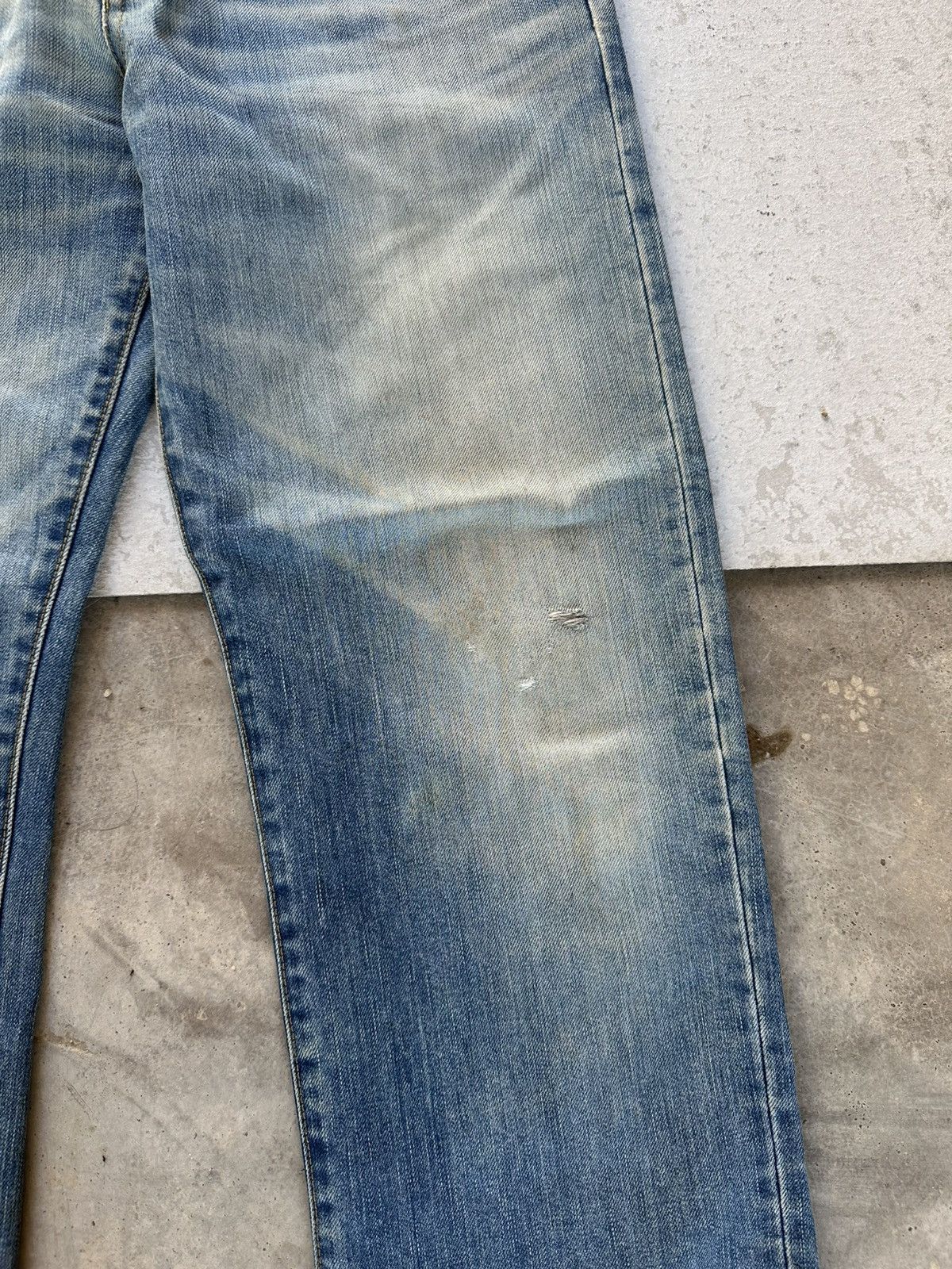 Vintage Vintage UNIQLO Japan Light Washed Distressed Denim Pants W32 Size US 32 / EU 48 - 6 Thumbnail