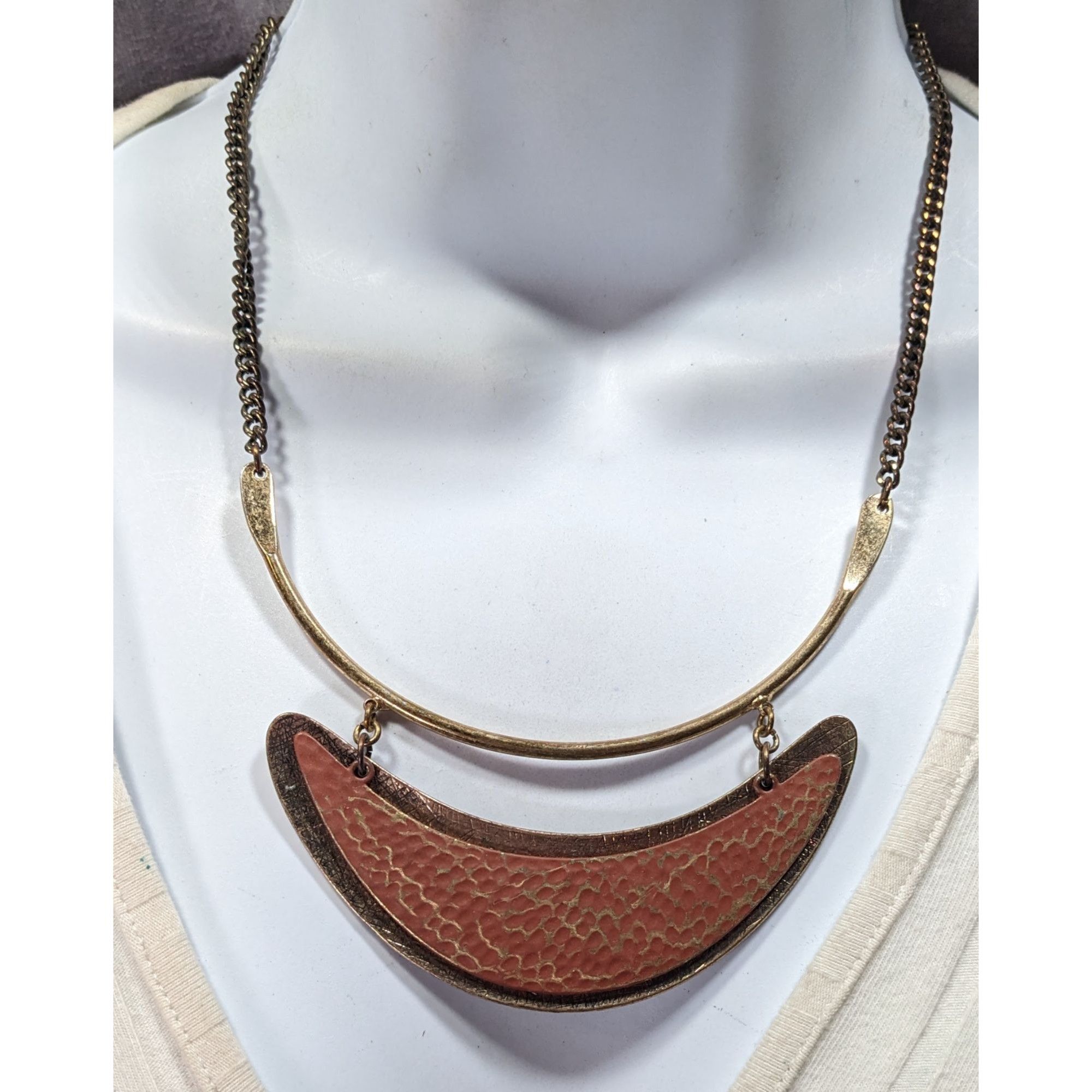 Other Brutalist Distressed Gold Tone And Brown Statement Necklace Size ONE SIZE - 2 Thumbnail