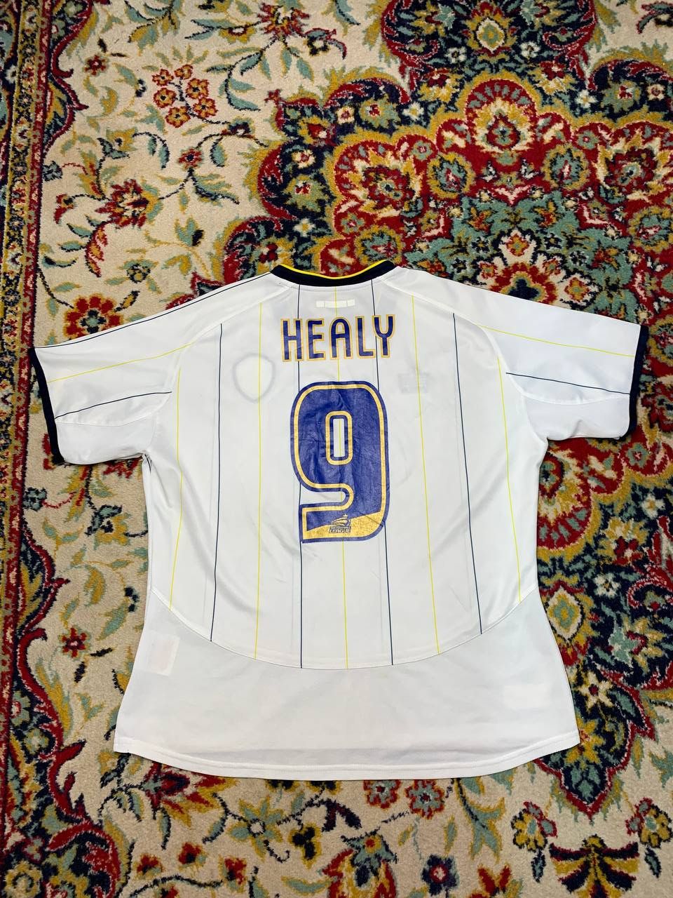 Vintage Vintage Leeds United Home Shirt 2005 BOYS player HEALY Size US L / EU 52-54 / 3 - 2 Thumbnail