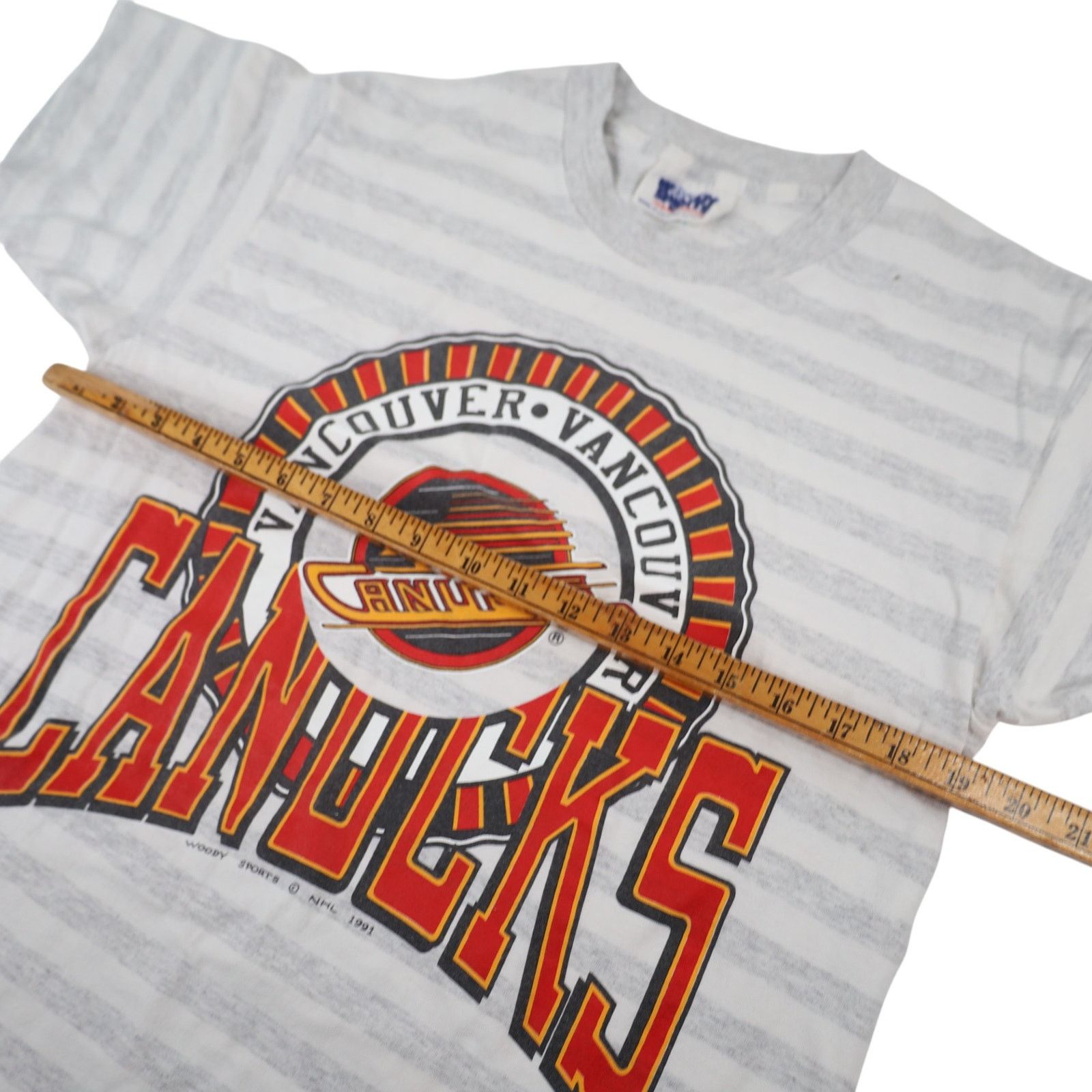 NHL × Vintage VTG 90s Woody Sports Vancouver Canucks Hockey Graphic Shirt Size US L / EU 52-54 / 3 - 8 Thumbnail