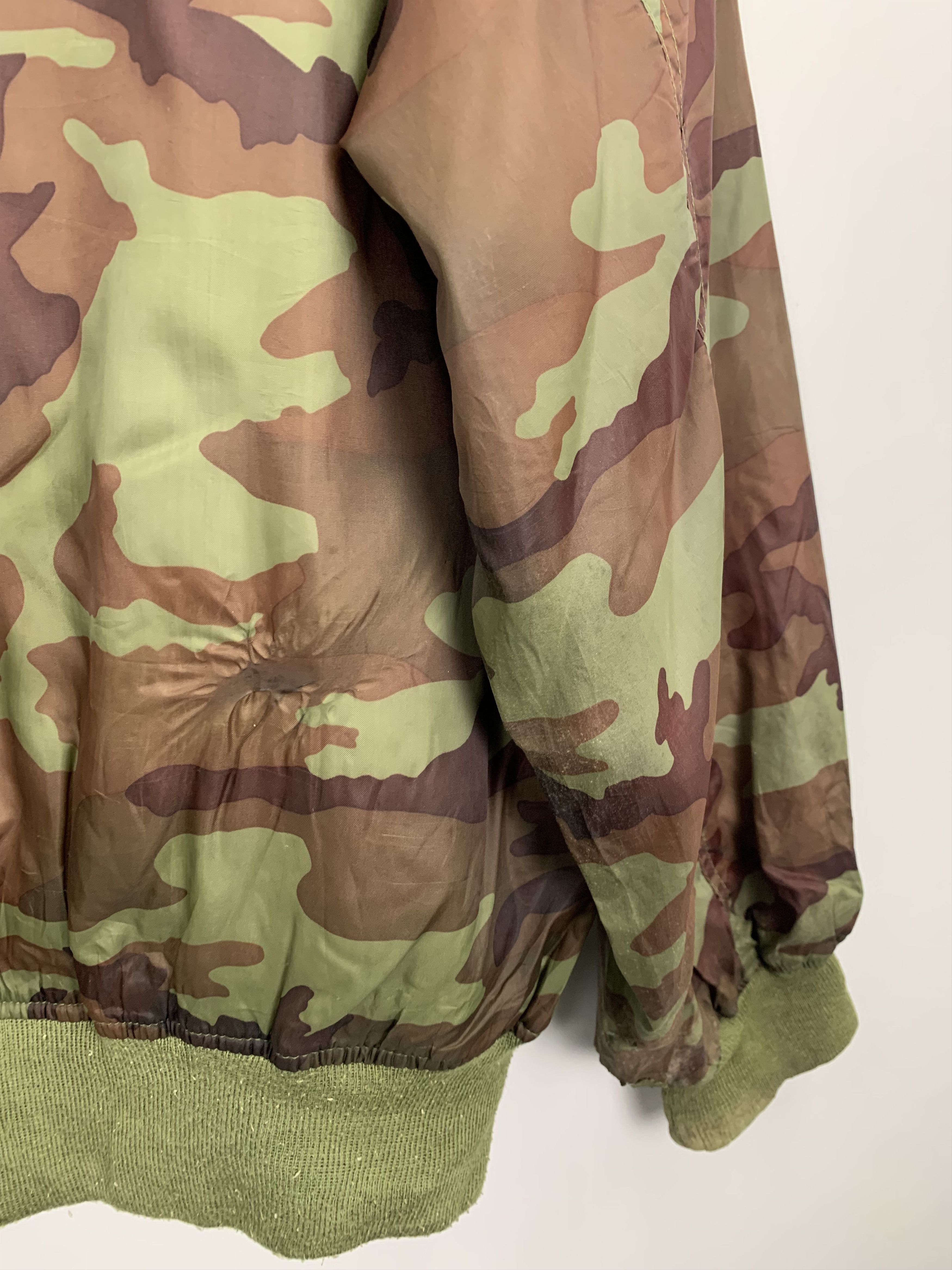 Vintage Vintage Camo Military Bomber Jacket J0798 Size US L / EU 52-54 / 3 - 10 Thumbnail