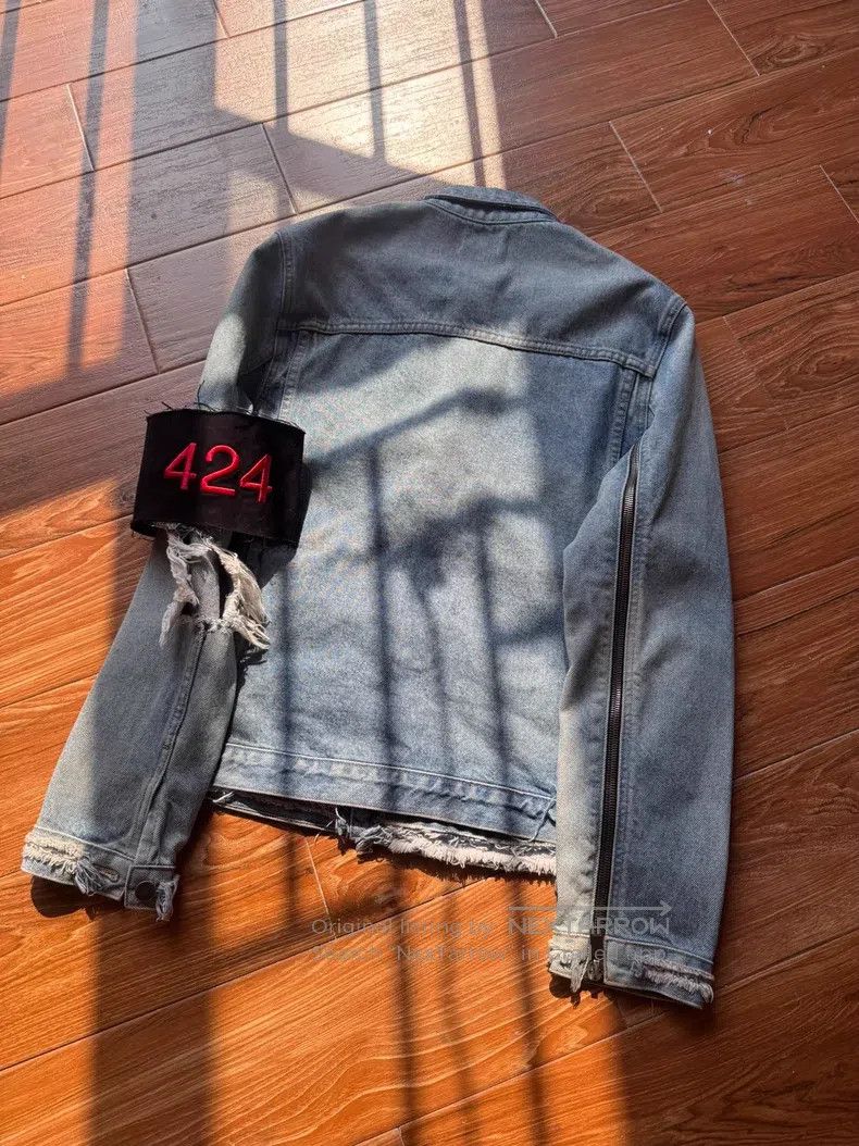 424 424 Washed to pieces, black armband Size US S / EU 44-46 / 1 - 2 Thumbnail