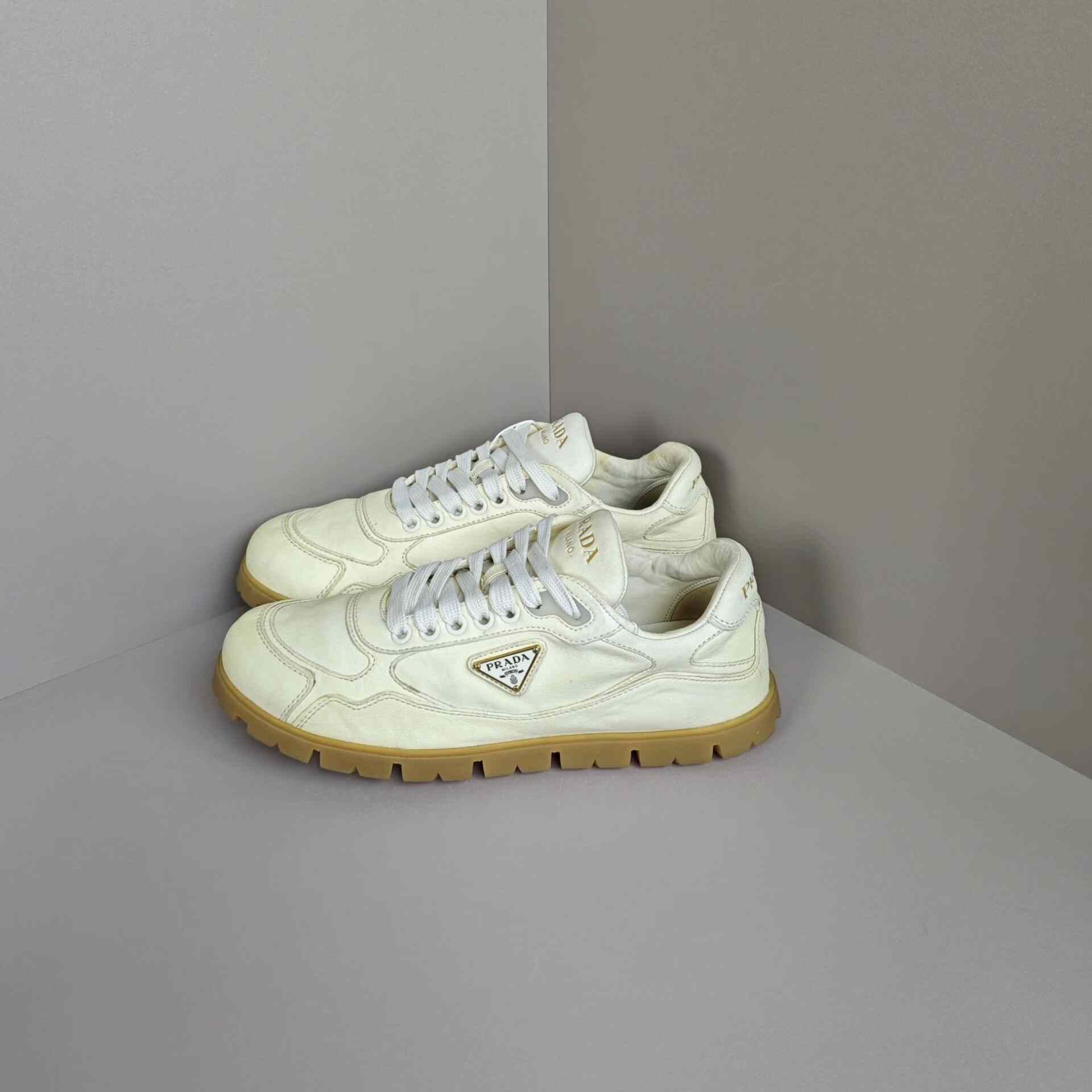Prada Prada Casual Lowtop Sneakers us_7 Women Size US 7 / IT 37 - 1 Thumbnail