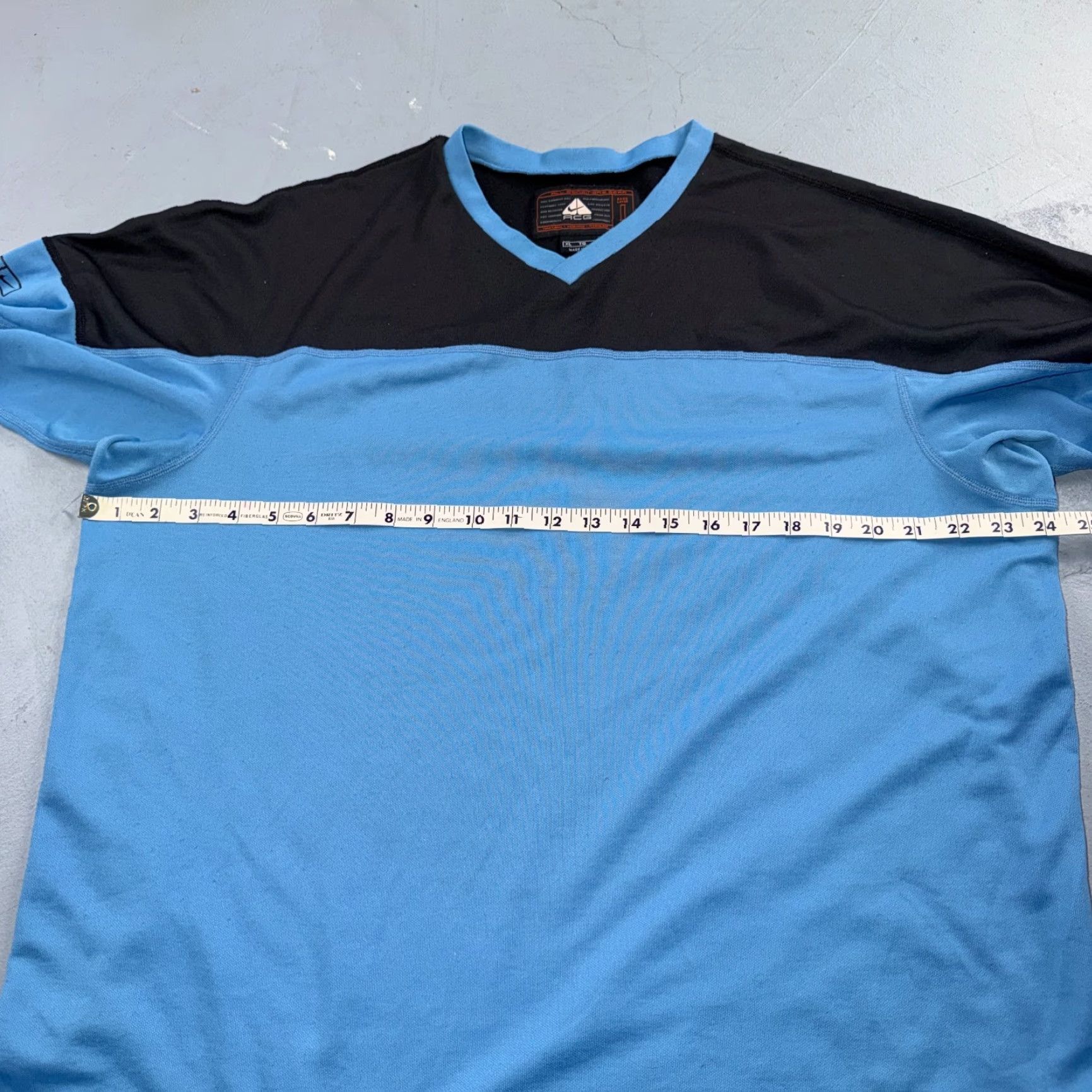 Nike ACG VINTAGE Nike ACG Base Layer Shirt XL Black Blue Comfort & Durability Outdoor Y2K 90s Mens Pullover Lightweight Medium Logo Size US XL / EU 56 / 4 - 6 Thumbnail