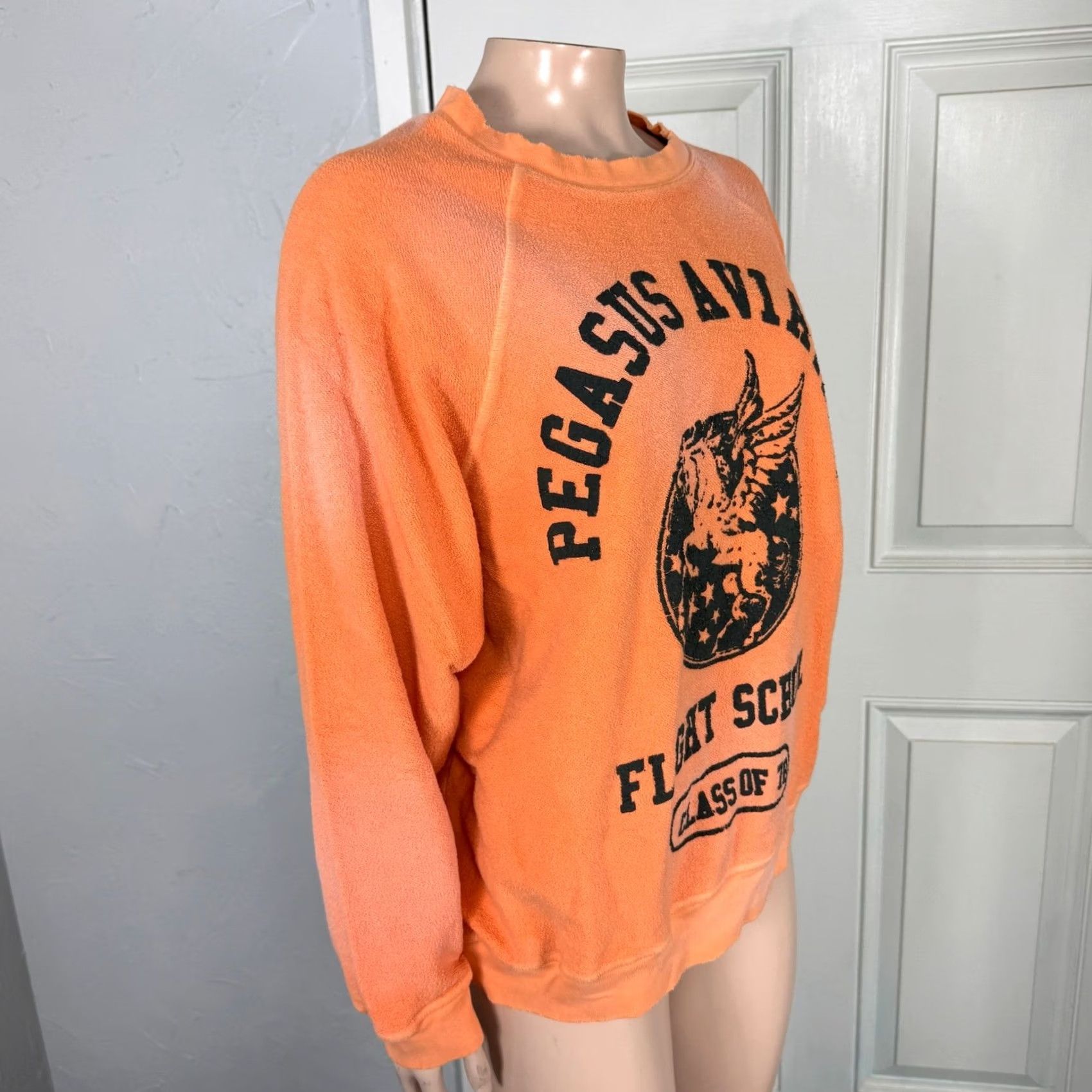 Vintage Daydreamer Pegasus Aviation Women's Shirt M Orange Crew Neck Long Sleeve Cotton Knit Blouse Vintage? No FF15 Size M / US 6-8 / IT 42-44 - 5 Thumbnail
