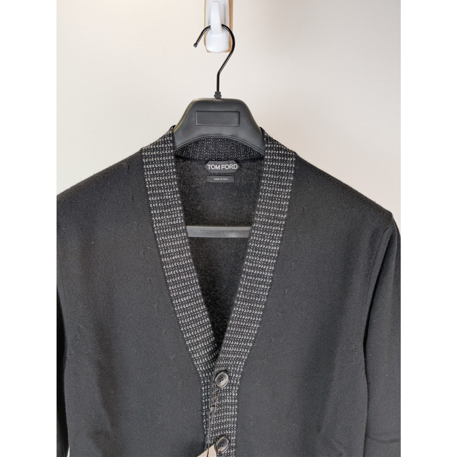 Tom Ford o1rshd1 Knitwear V-Neck Cardigan Sweater in Black Size US M / EU 48-50 / 2 - 7 Thumbnail