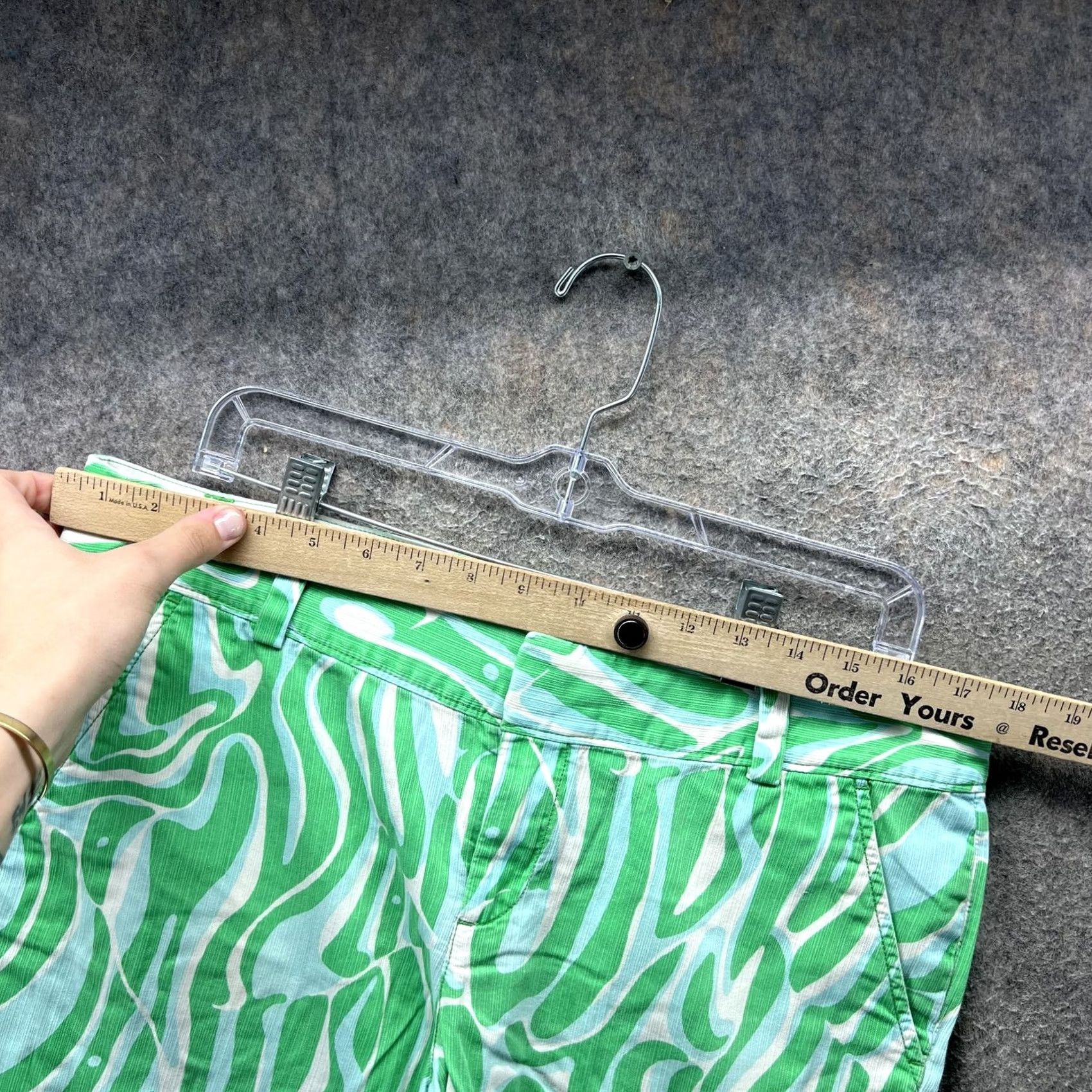 Lilly Pulitzer Lilly Pulitzer Shorts Womens 10 Green Chipper Printed Bermuda Chino Summer Geometric Pattern Size 32" / US 10 / IT 46 - 6 Thumbnail