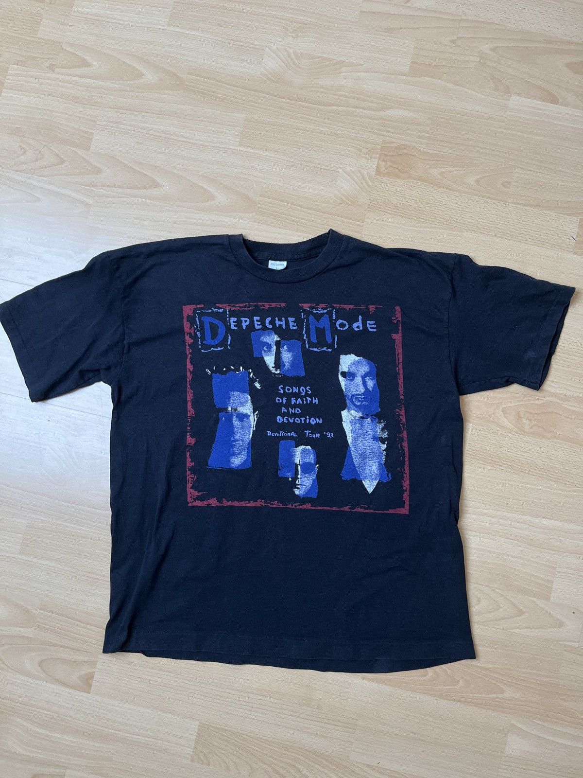 Band Tees Depeche Mode devotional tour tee Size US XL / EU 56 / 4 - 1 Thumbnail