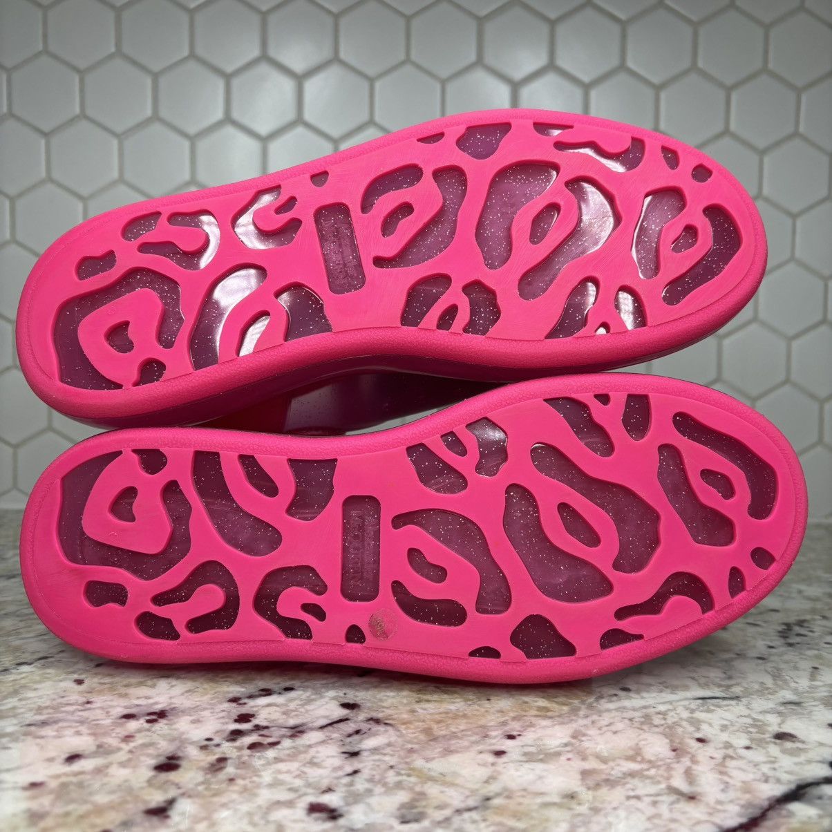 Alexander McQueen Size 6.5-Alexander McQueen Oversized Bright PinkGlitter used Size US 6.5 / EU 39-40 - 12 Thumbnail