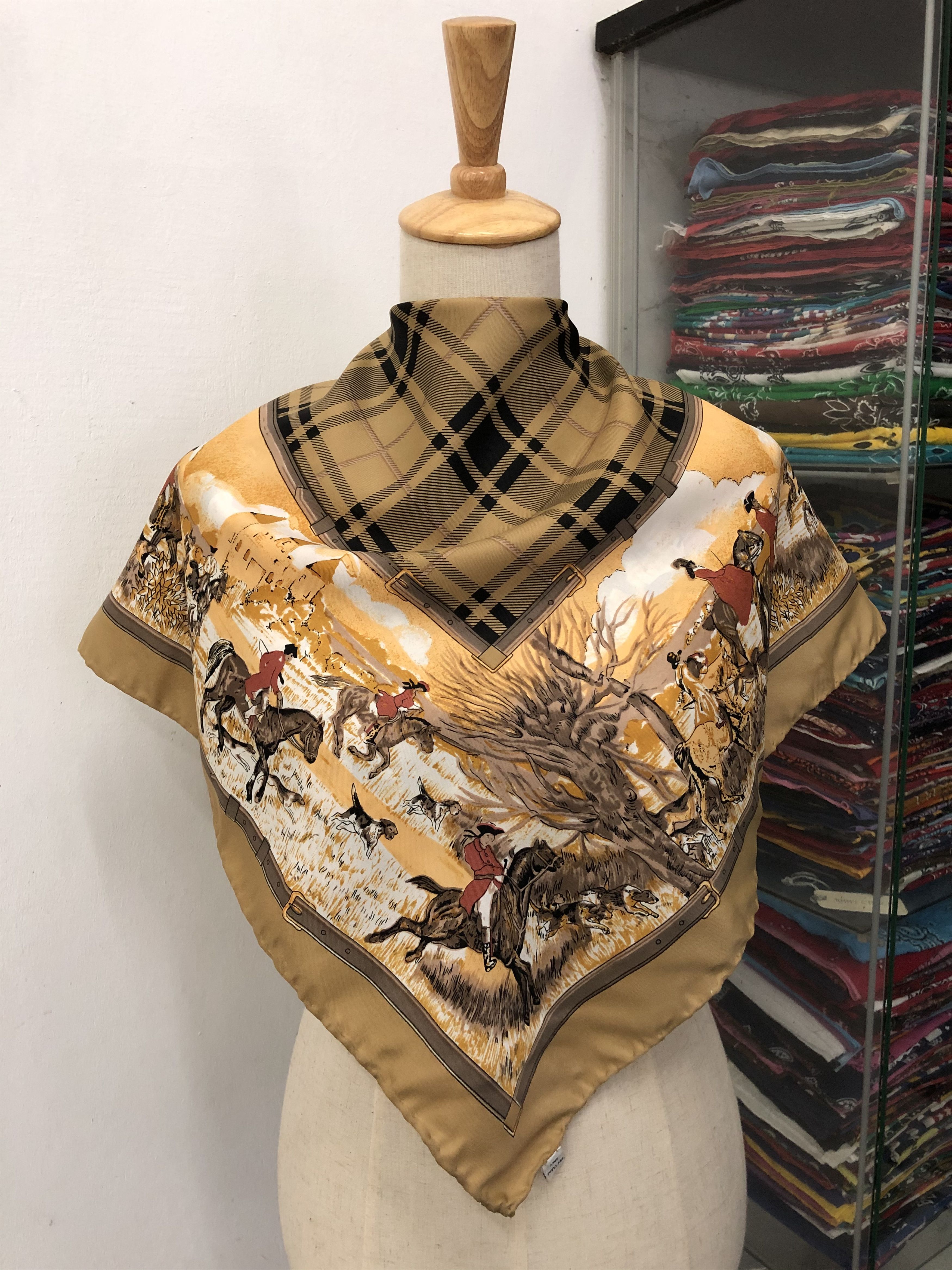 Vintage Vintage Silk Scarf Size ONE SIZE - 1 Thumbnail
