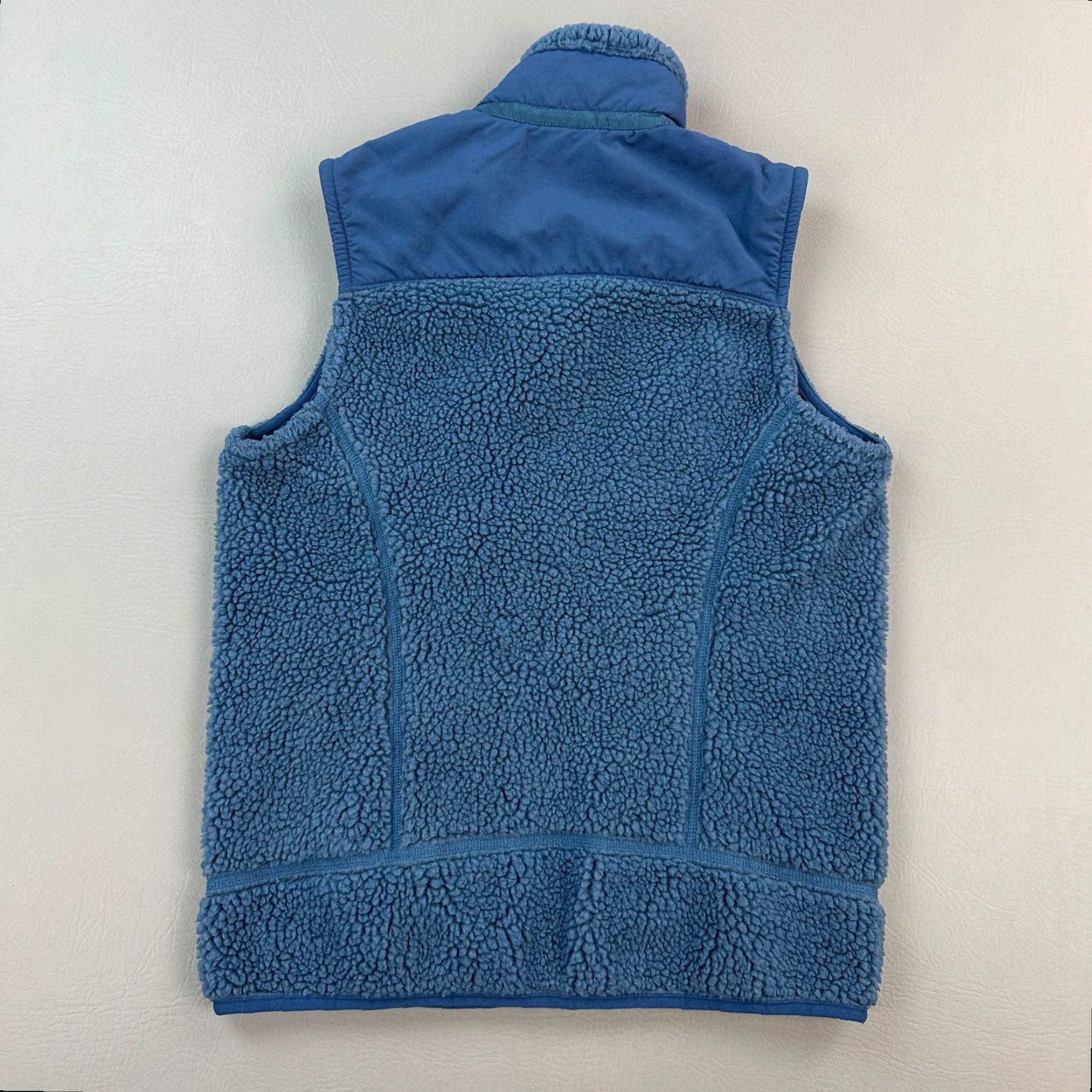 Patagonia Patagonia Vest Women’s Small Deep Pile Fleece Full Zip Hiking 23081 Blue Solid Outdoor Retro All Seasons Regular Jacket Womens Redo Size S / US 4 / IT 40 - 7 Thumbnail